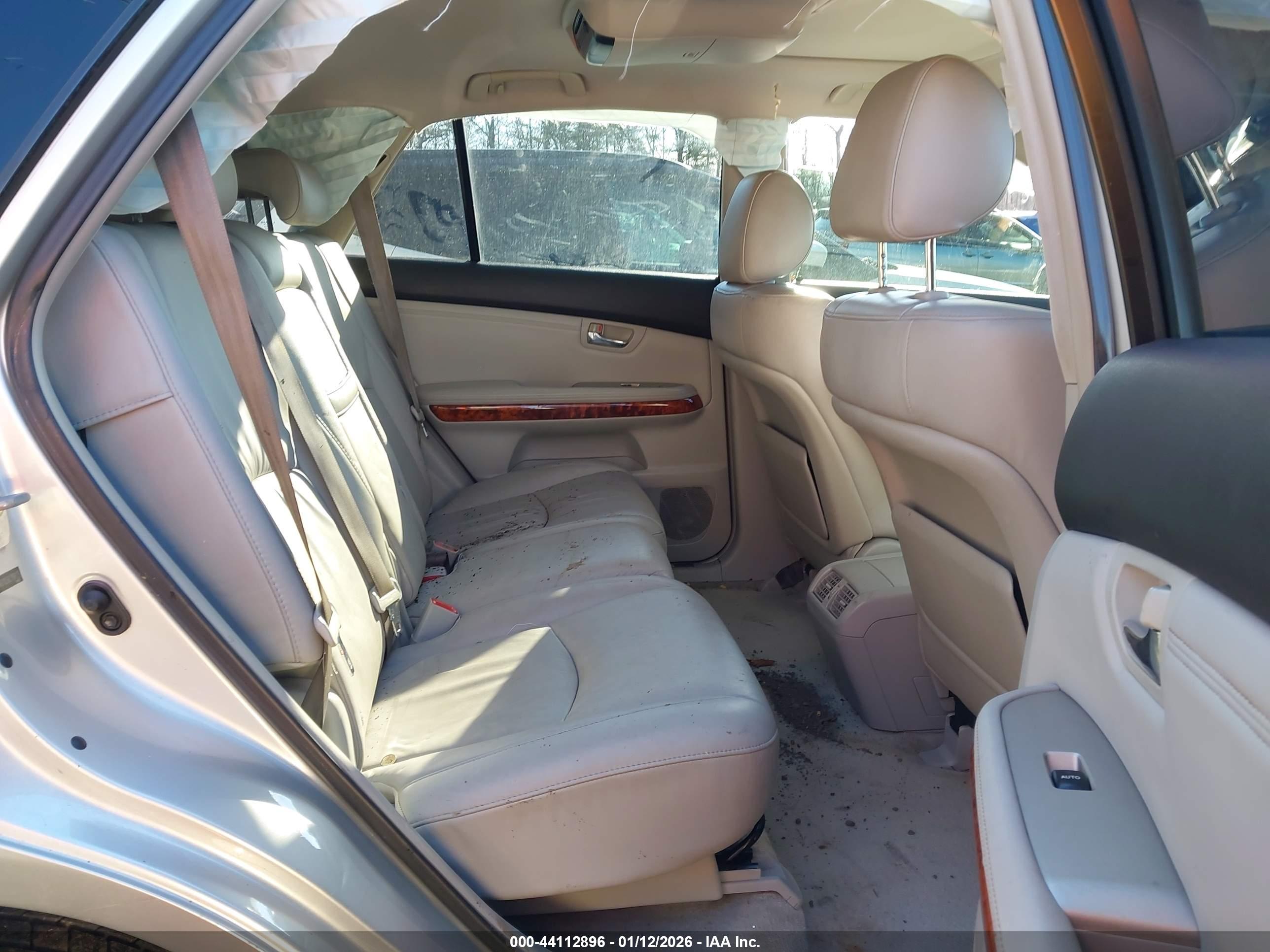 LEXUS RX image 8