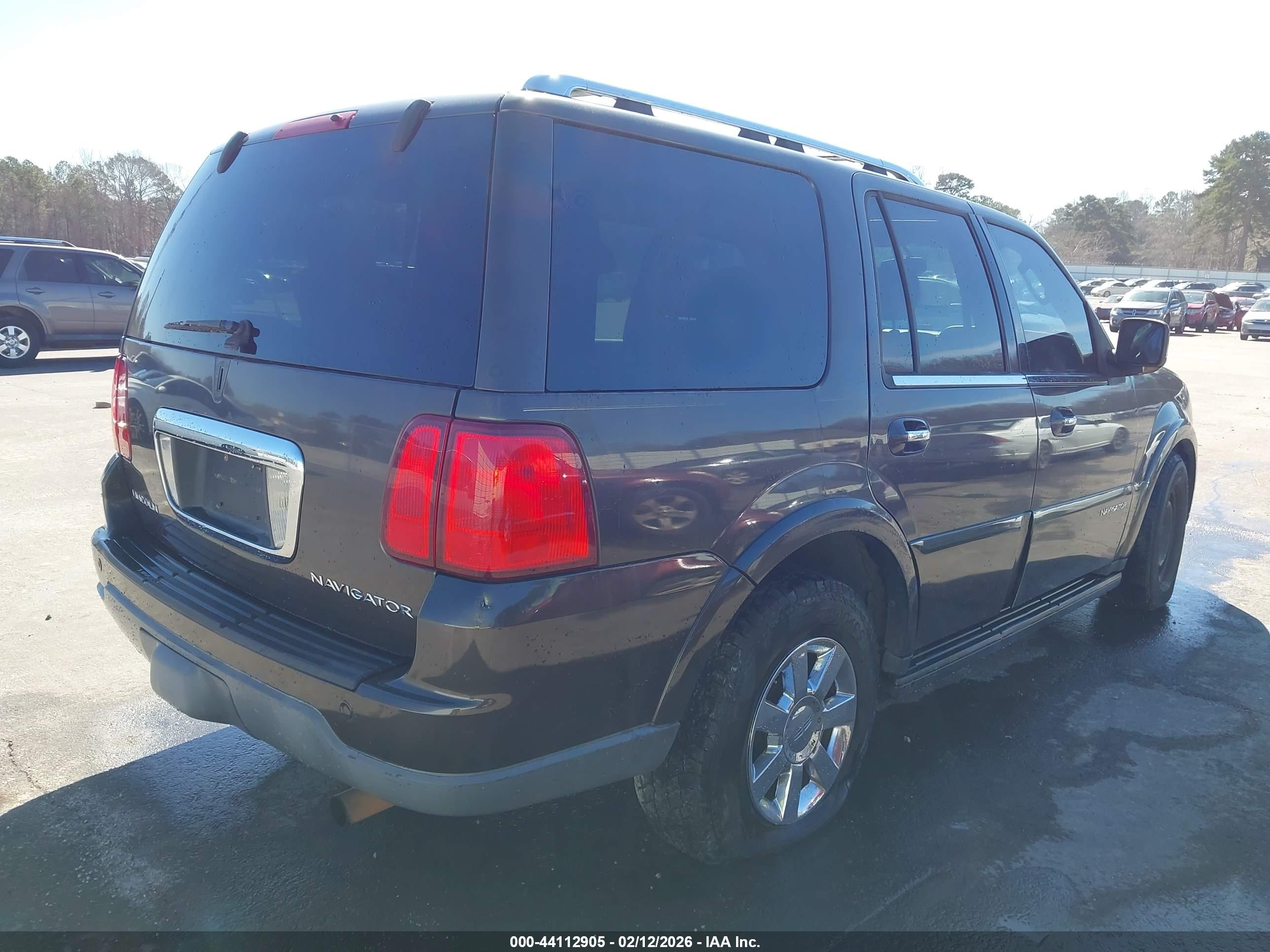 LINCOLN NAVIGATOR image 4
