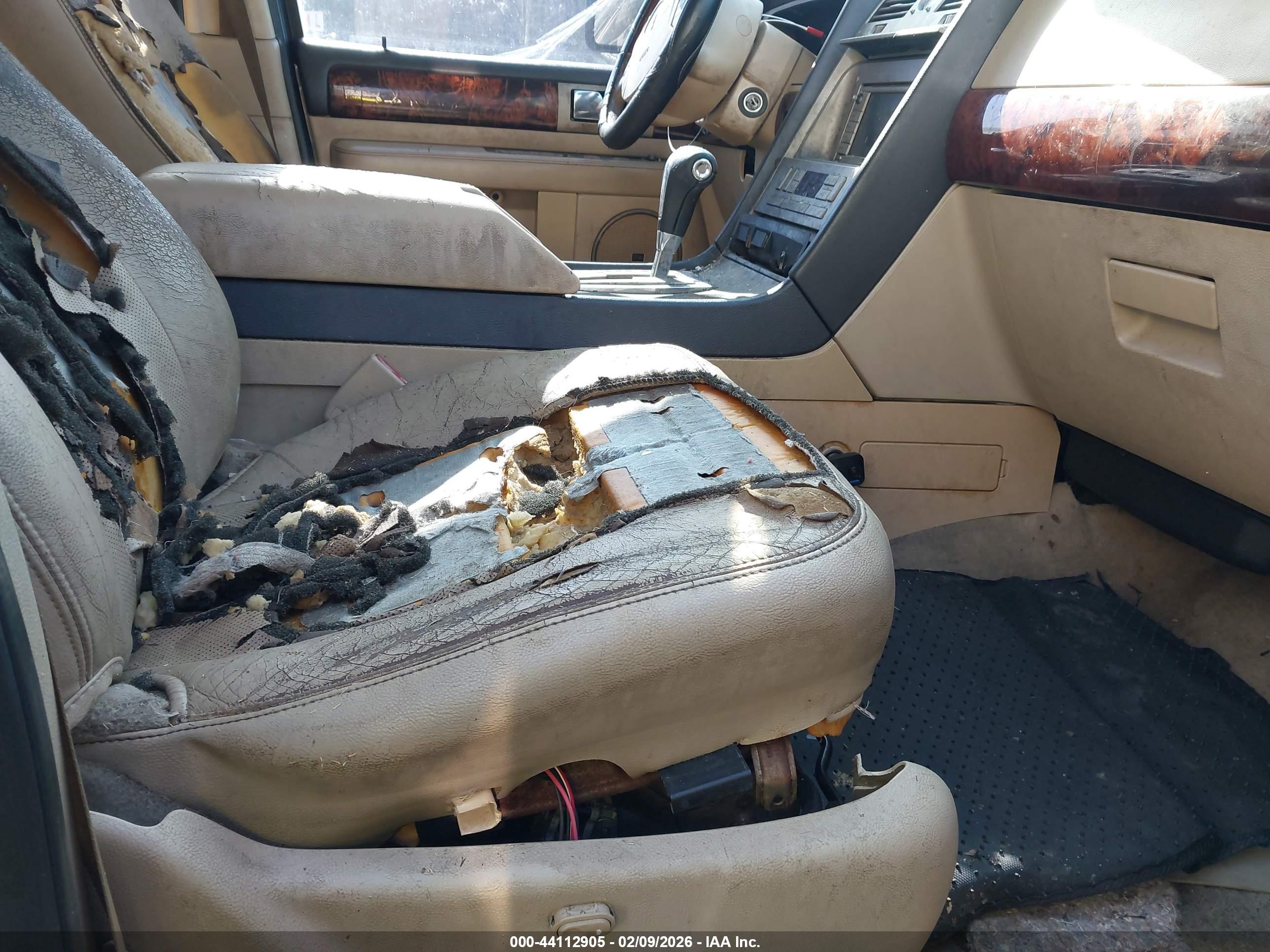 LINCOLN NAVIGATOR image 5