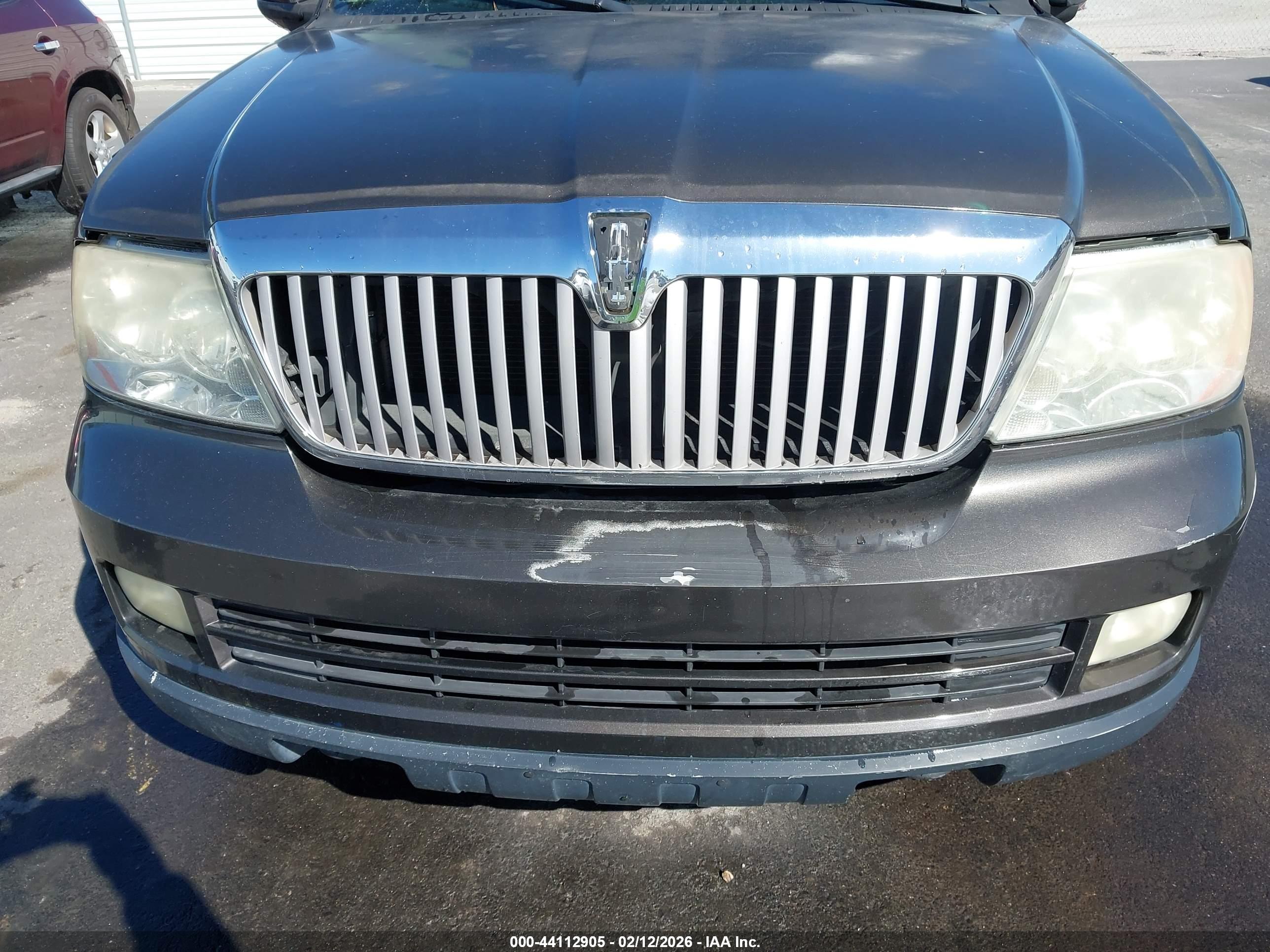 LINCOLN NAVIGATOR image 6