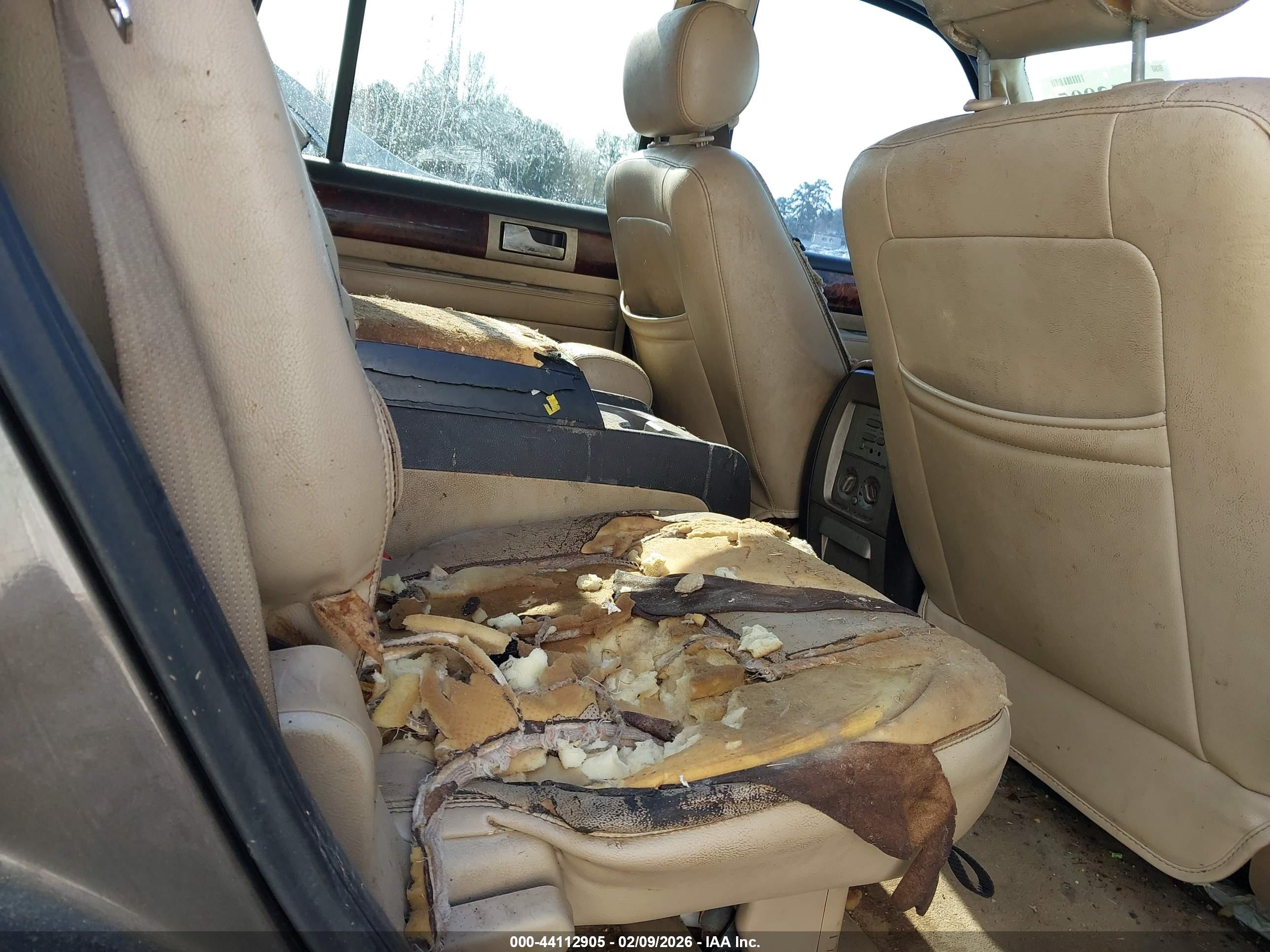LINCOLN NAVIGATOR image 8