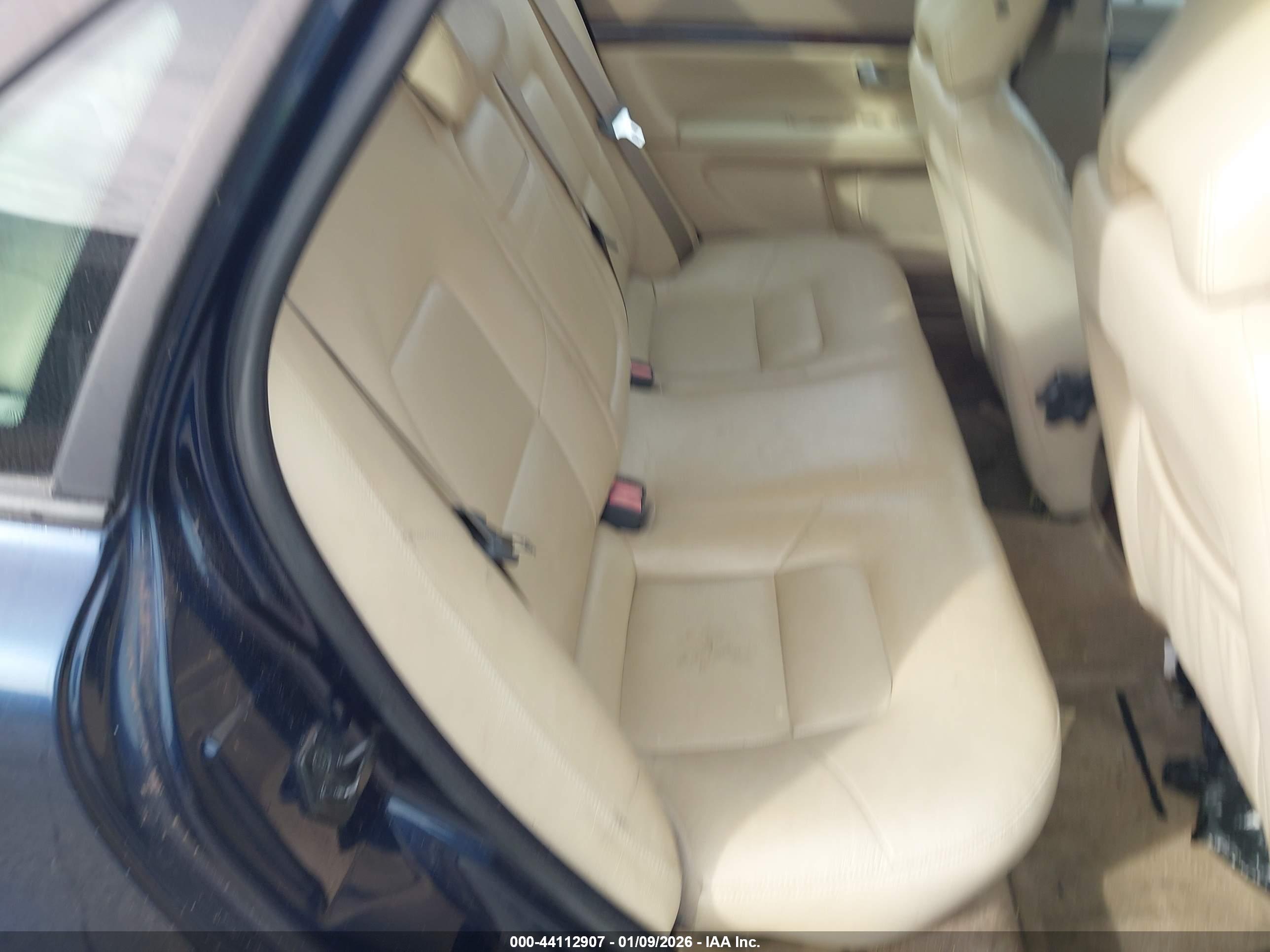 VOLVO S80 image 8