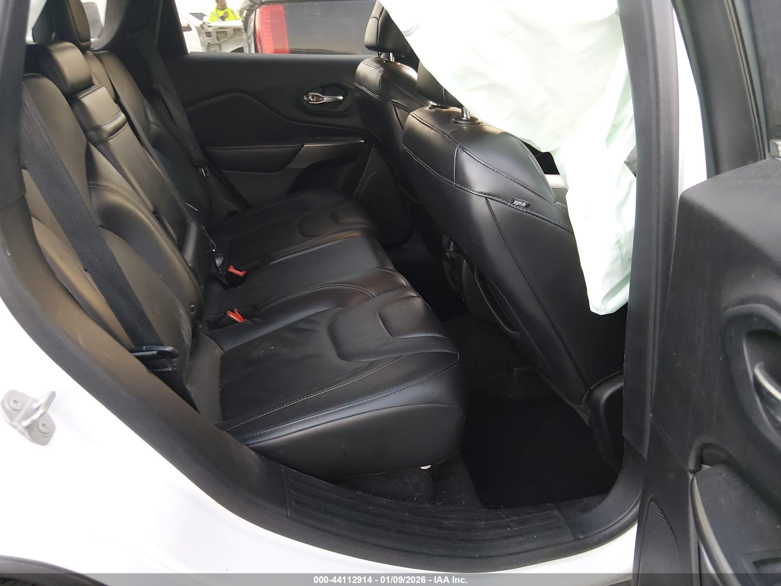 JEEP CHEROKEE image 8