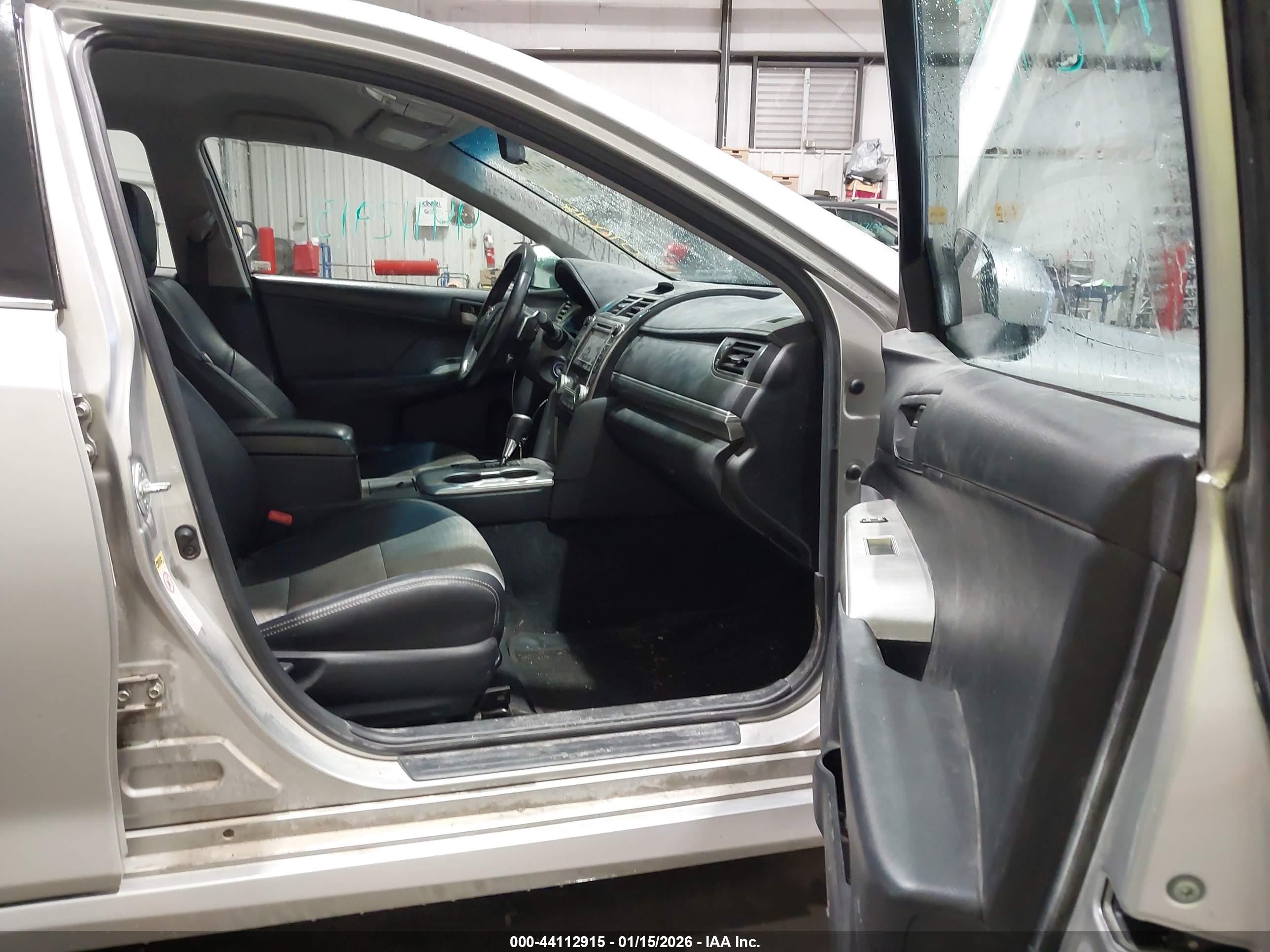 TOYOTA CAMRY image 5