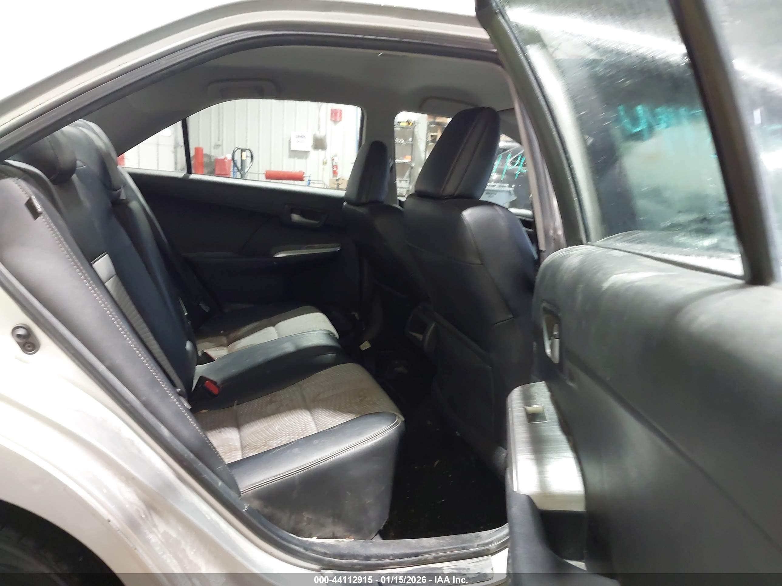 TOYOTA CAMRY image 8