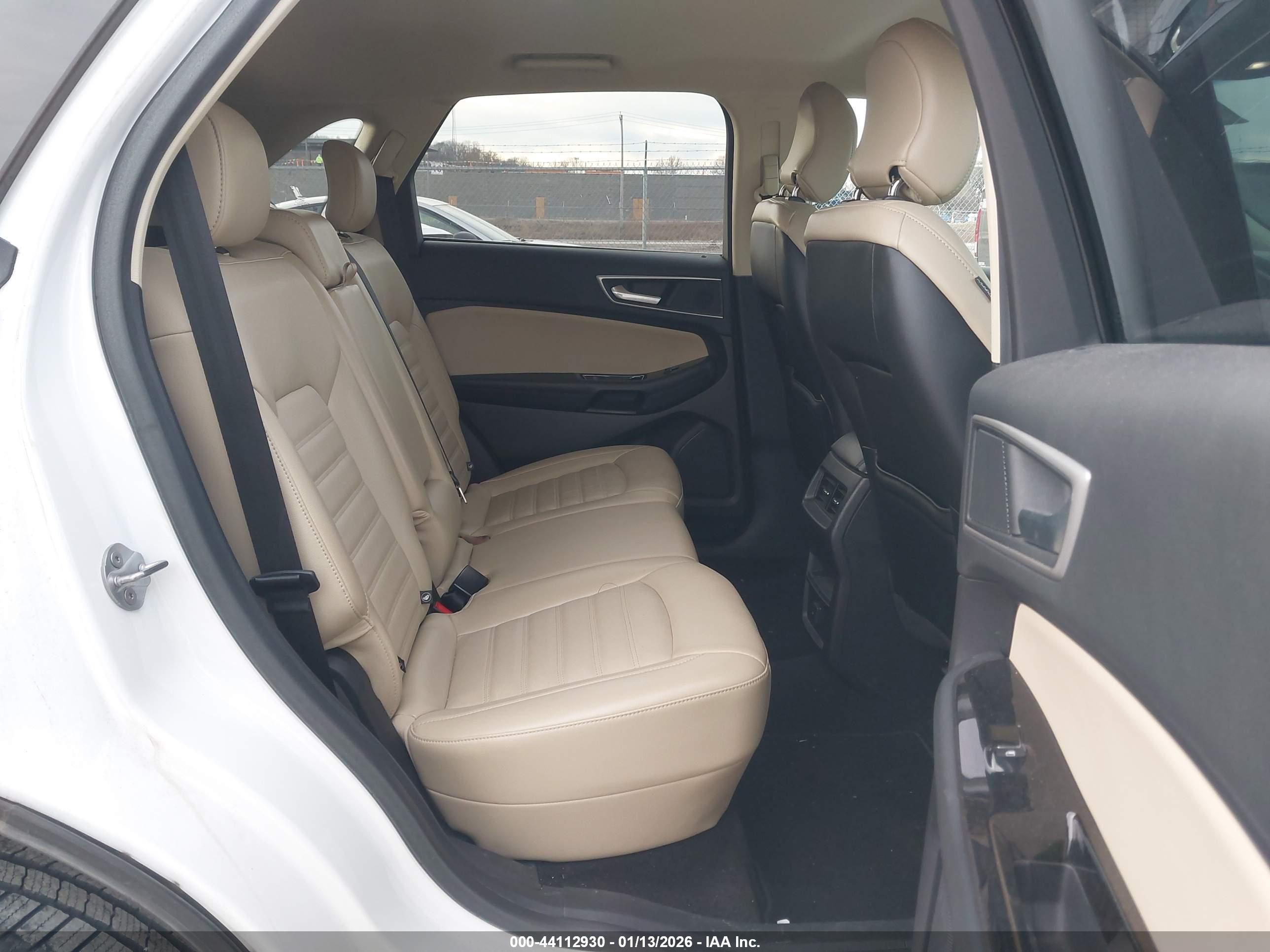 FORD EDGE image 8