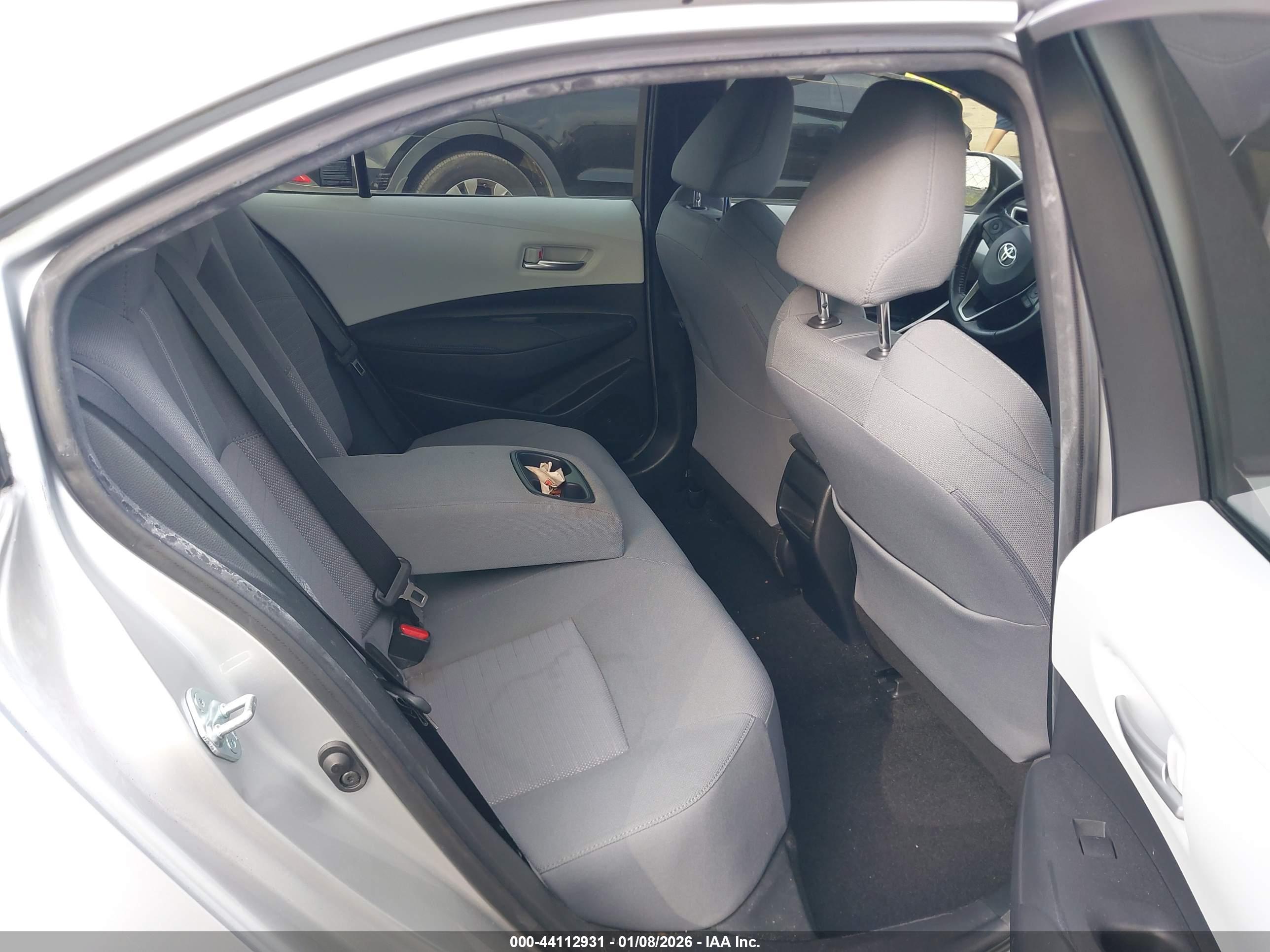 TOYOTA COROLLA image 8