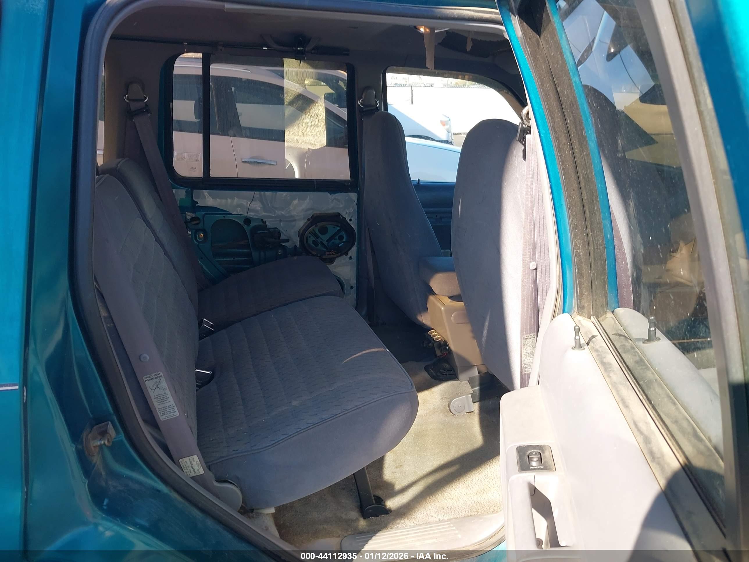 FORD EXPLORER image 8