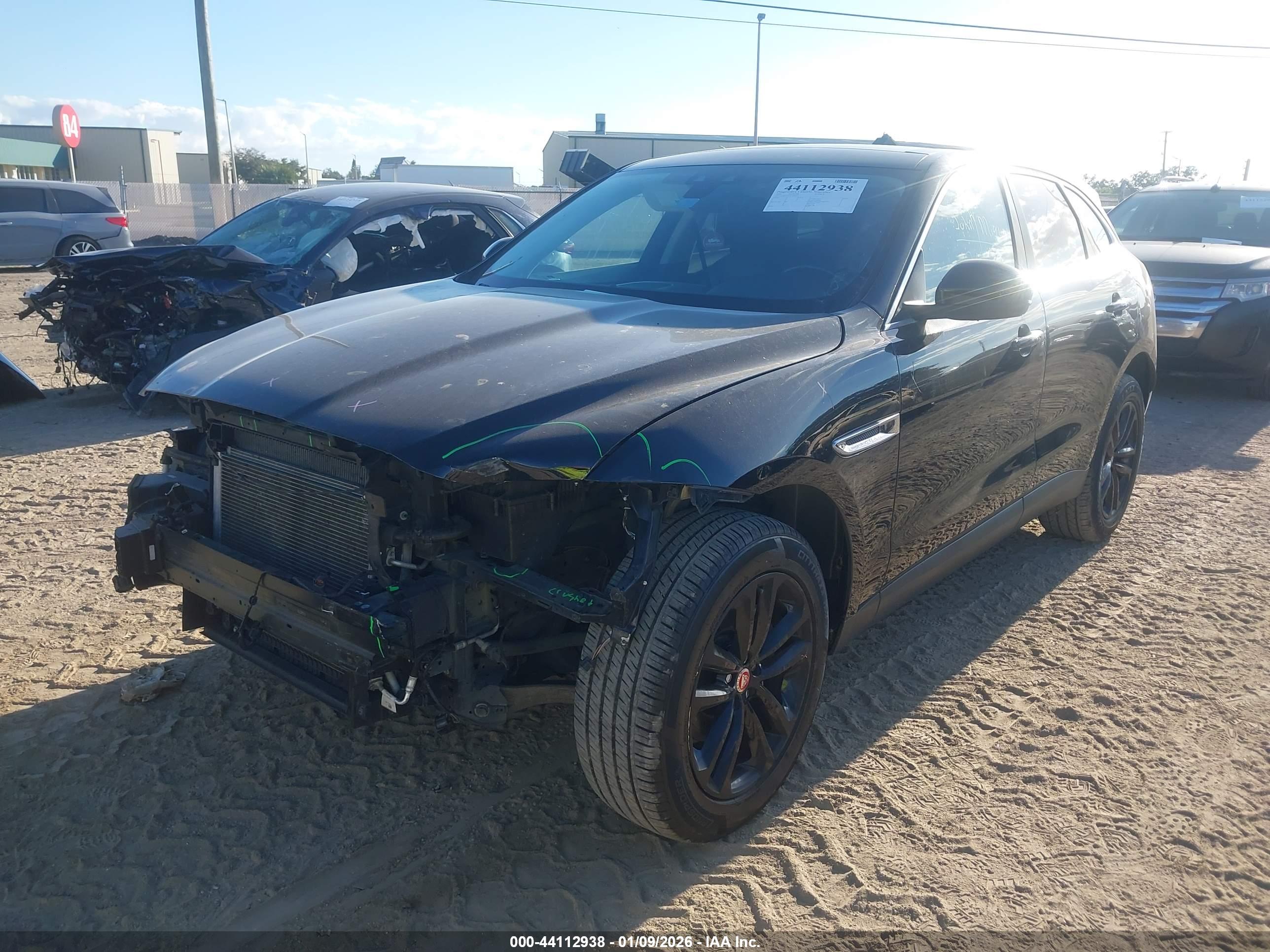 JAGUAR F-PACE image 2