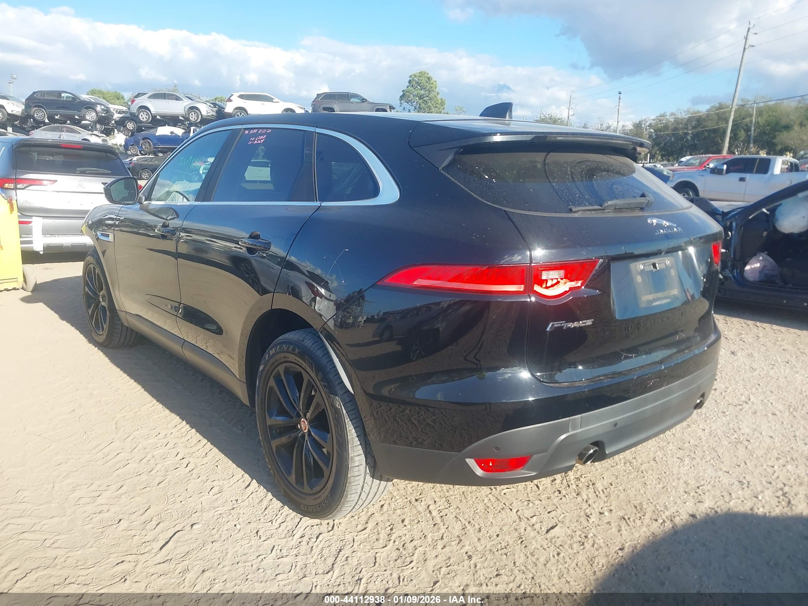 JAGUAR F-PACE image 3
