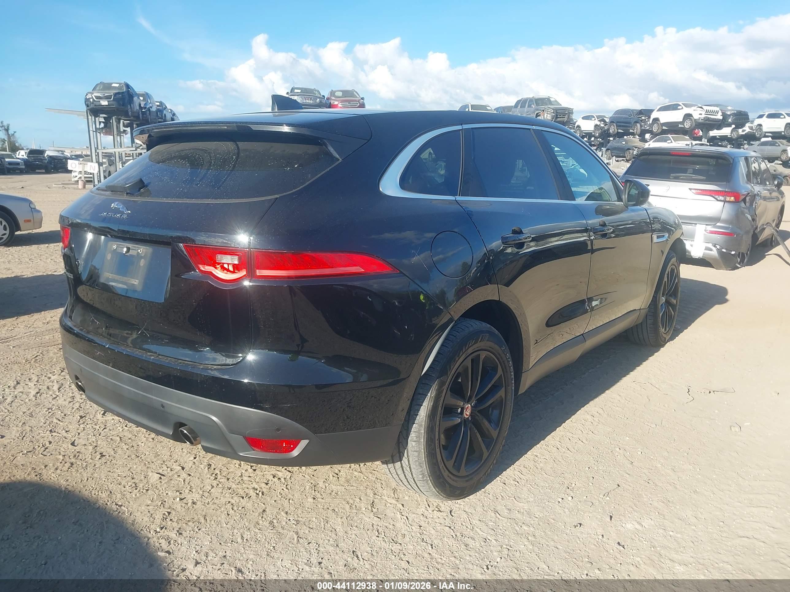 JAGUAR F-PACE image 4