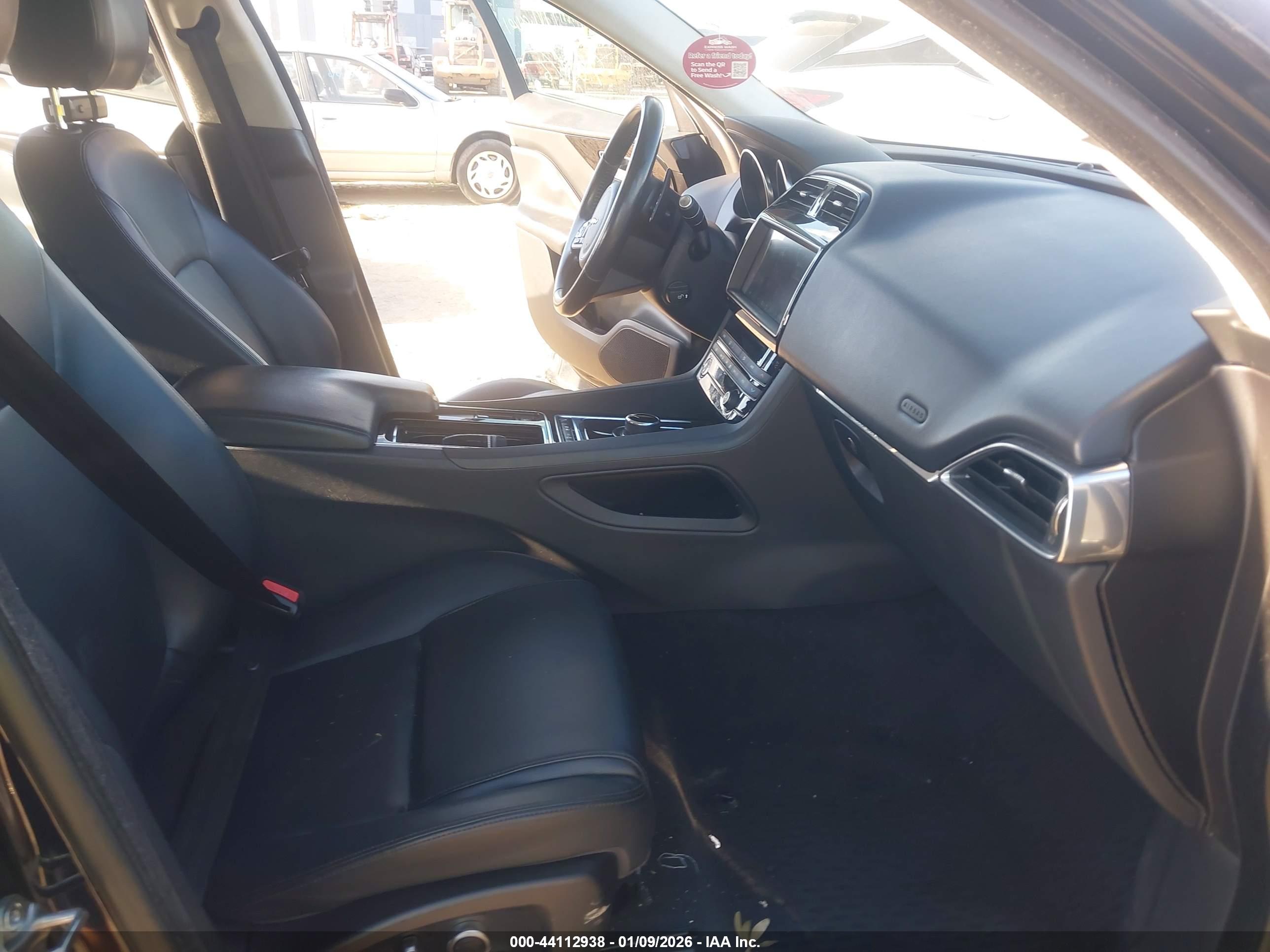 JAGUAR F-PACE image 5