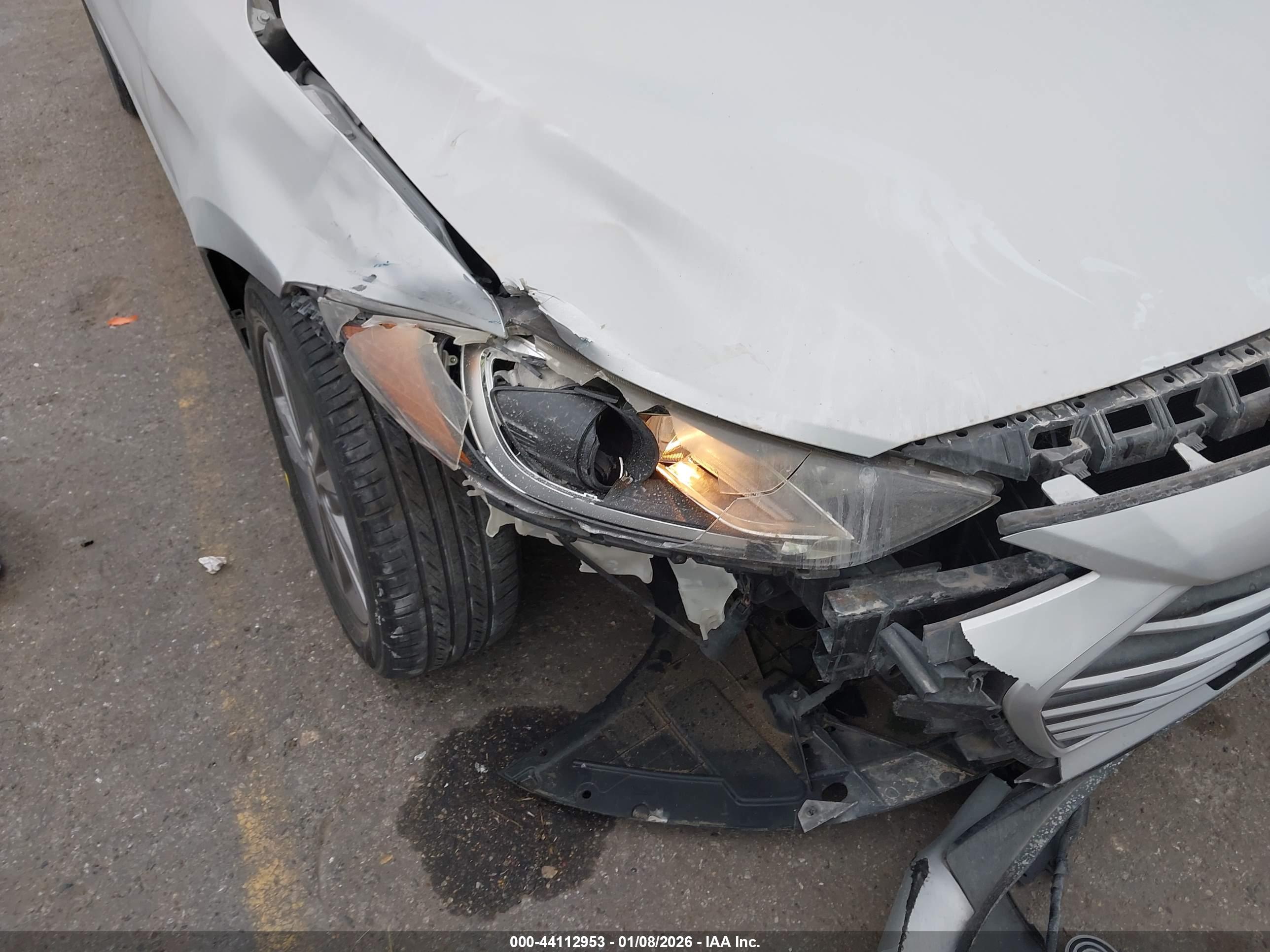 HYUNDAI ELANTRA image 6