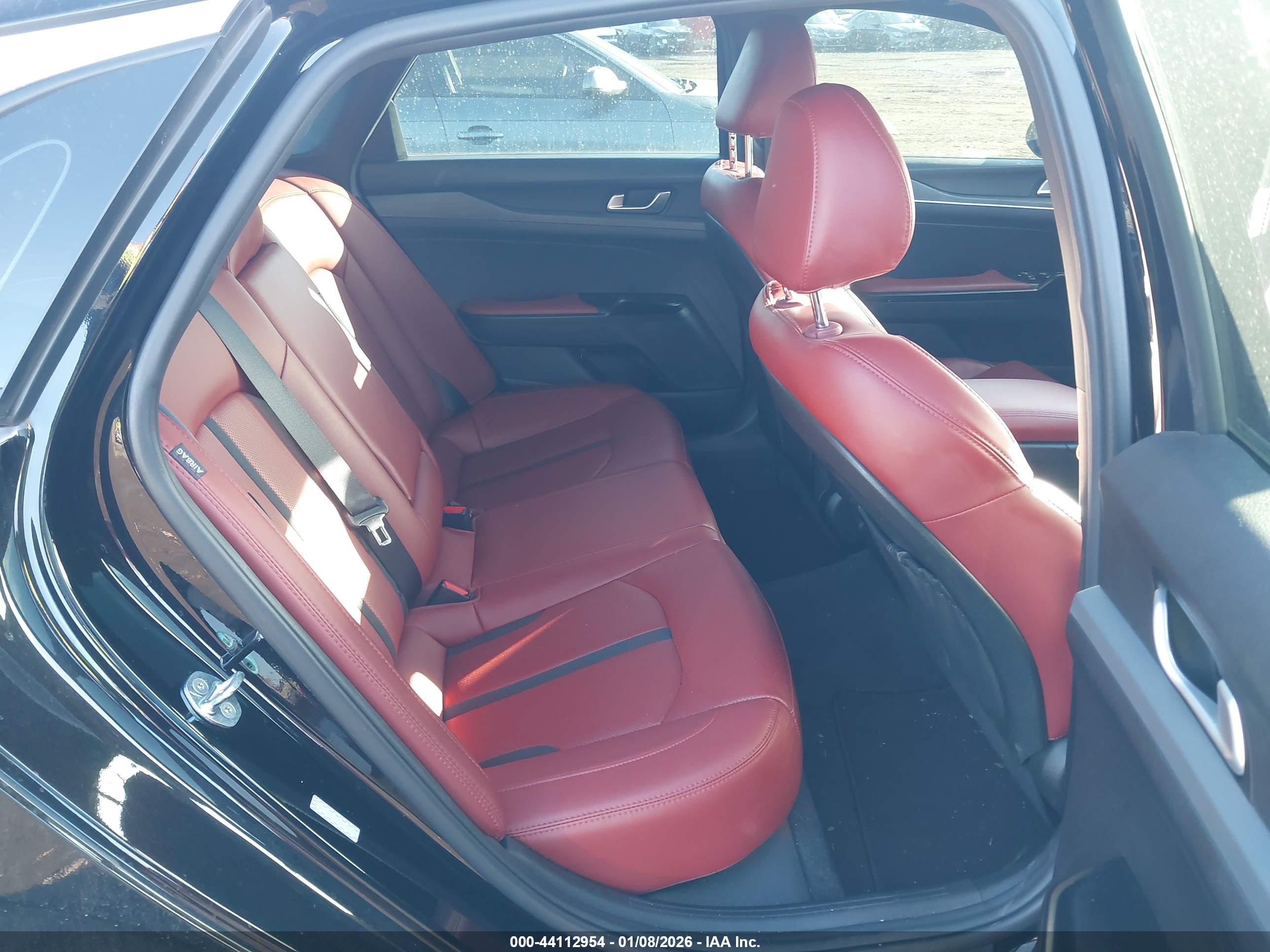 KIA K5 image 8