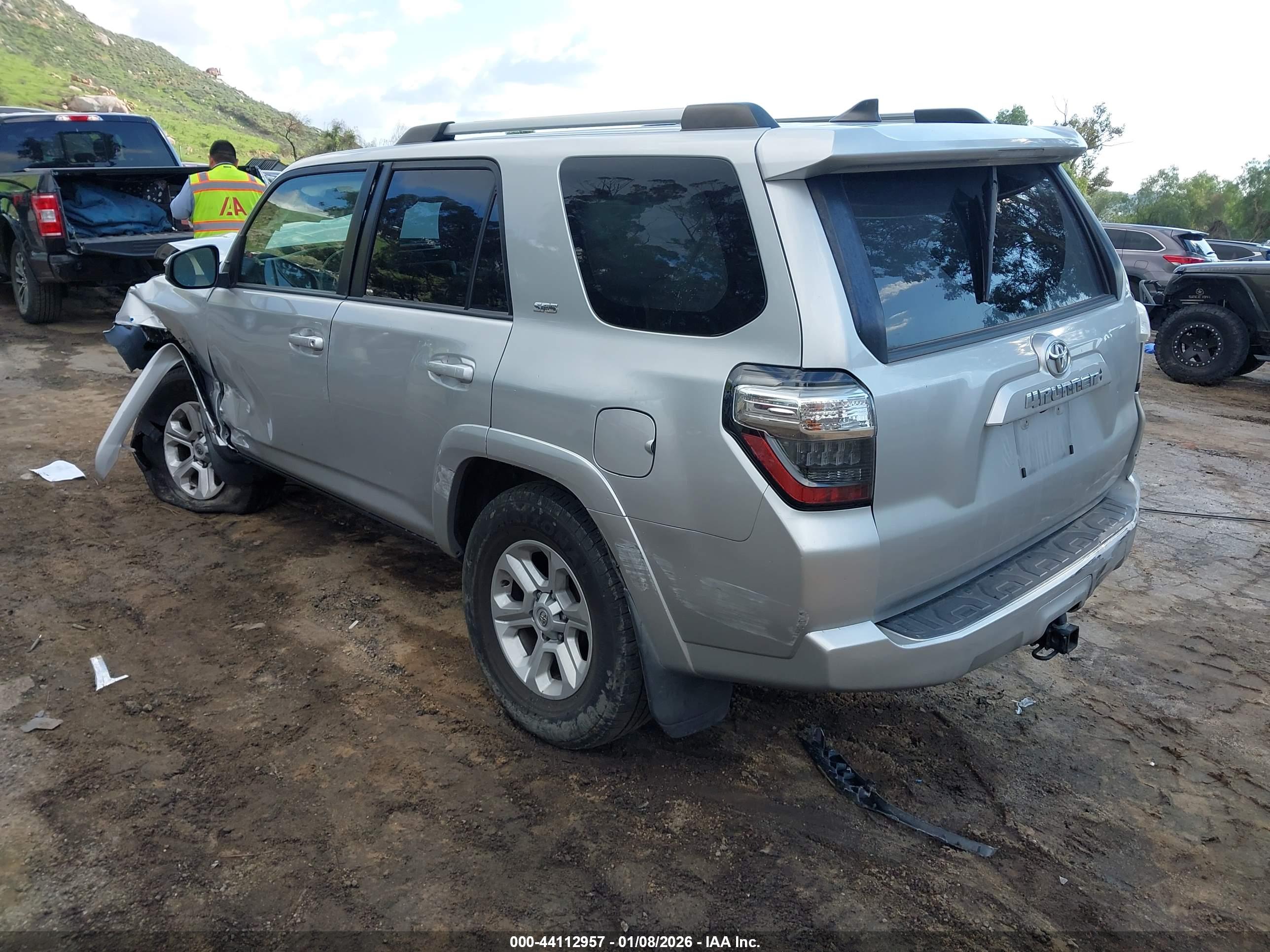 TOYOTA 4RUNNER image 3