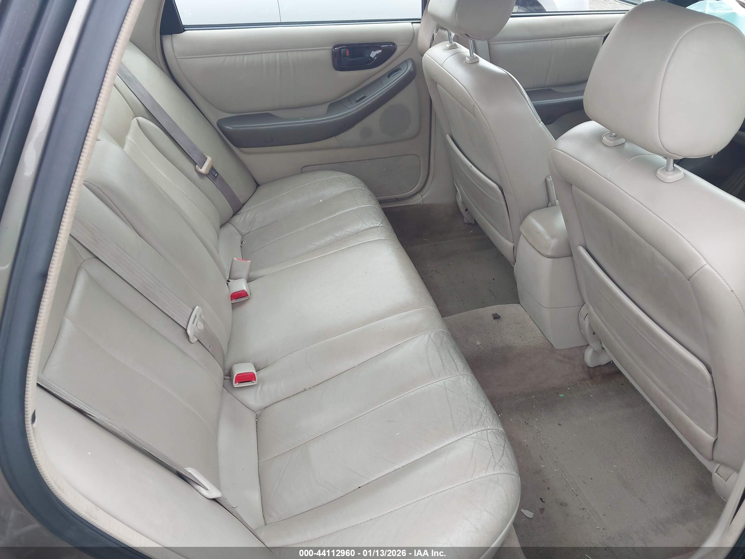 TOYOTA AVALON image 8