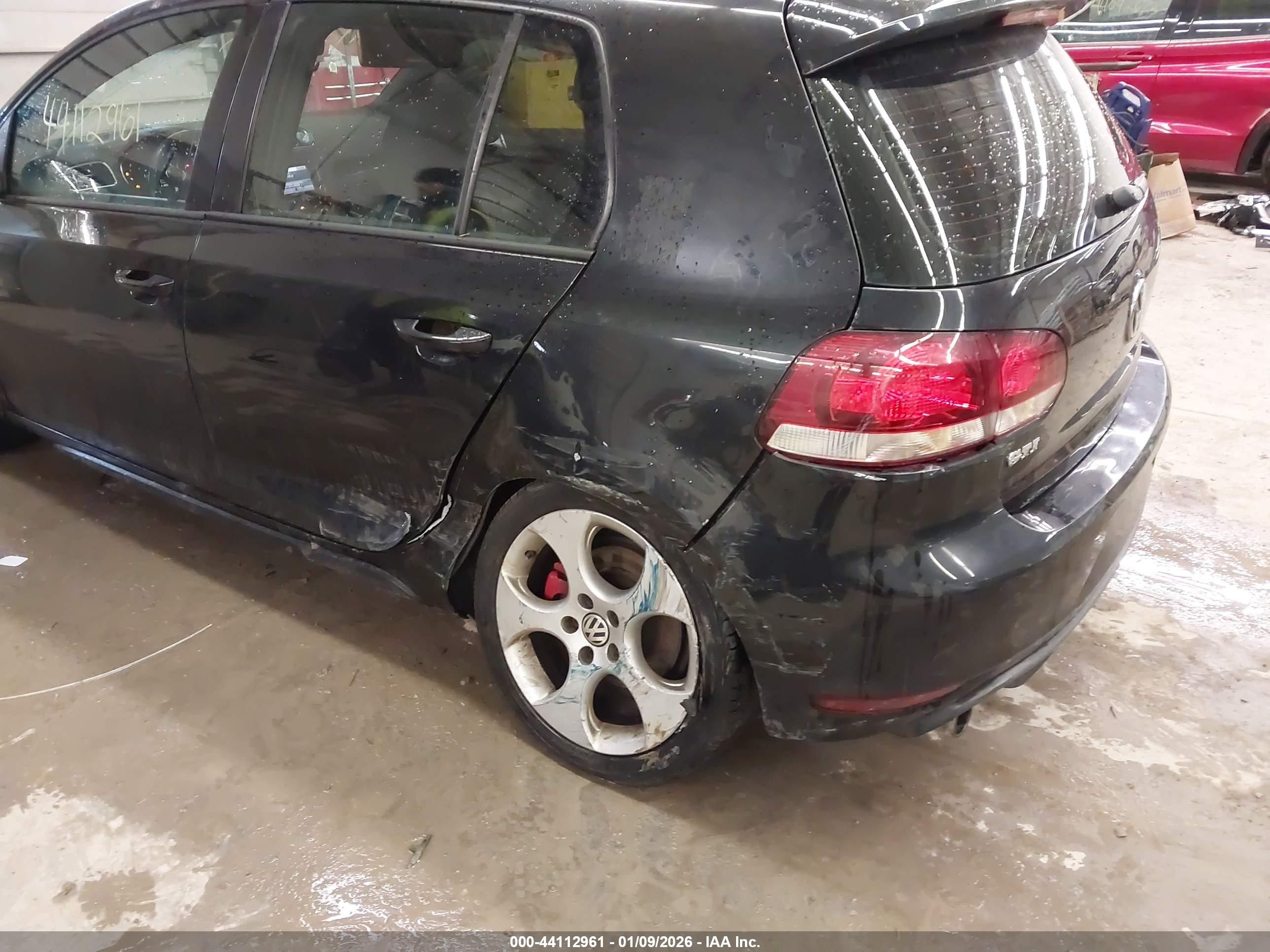VOLKSWAGEN GTI image 6