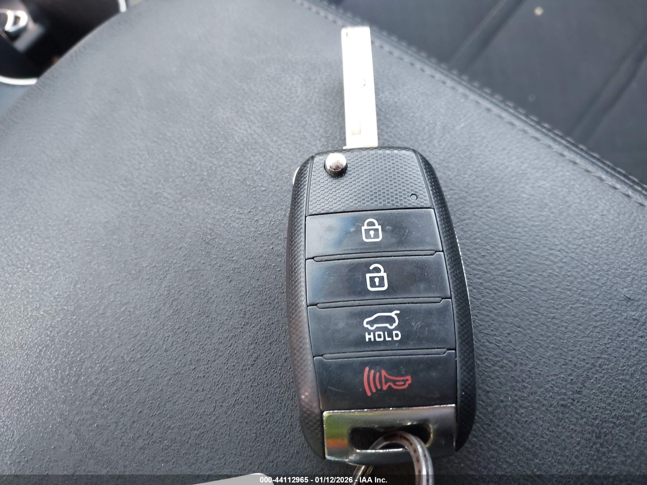 KIA SORENTO image 11