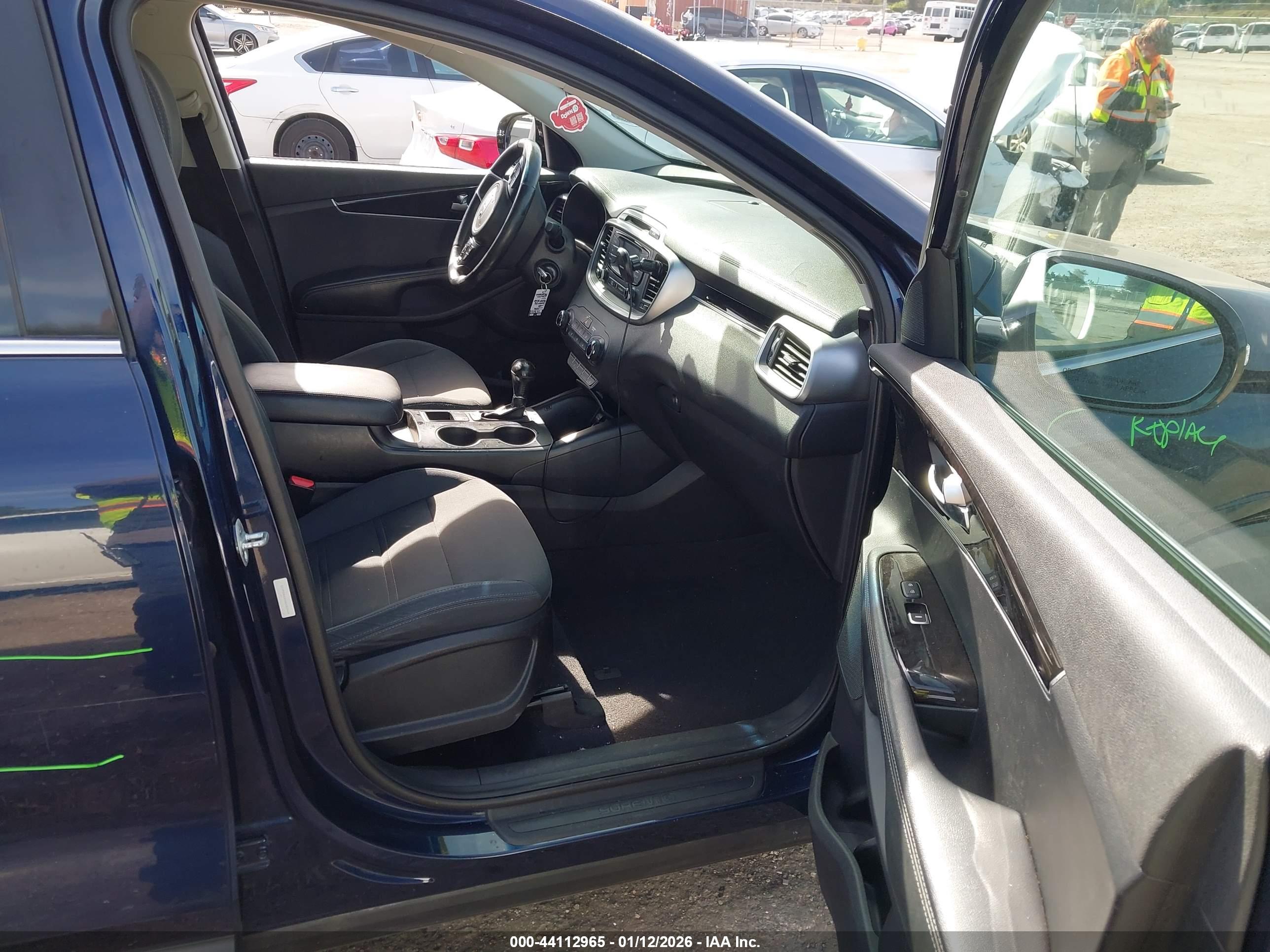 KIA SORENTO image 5