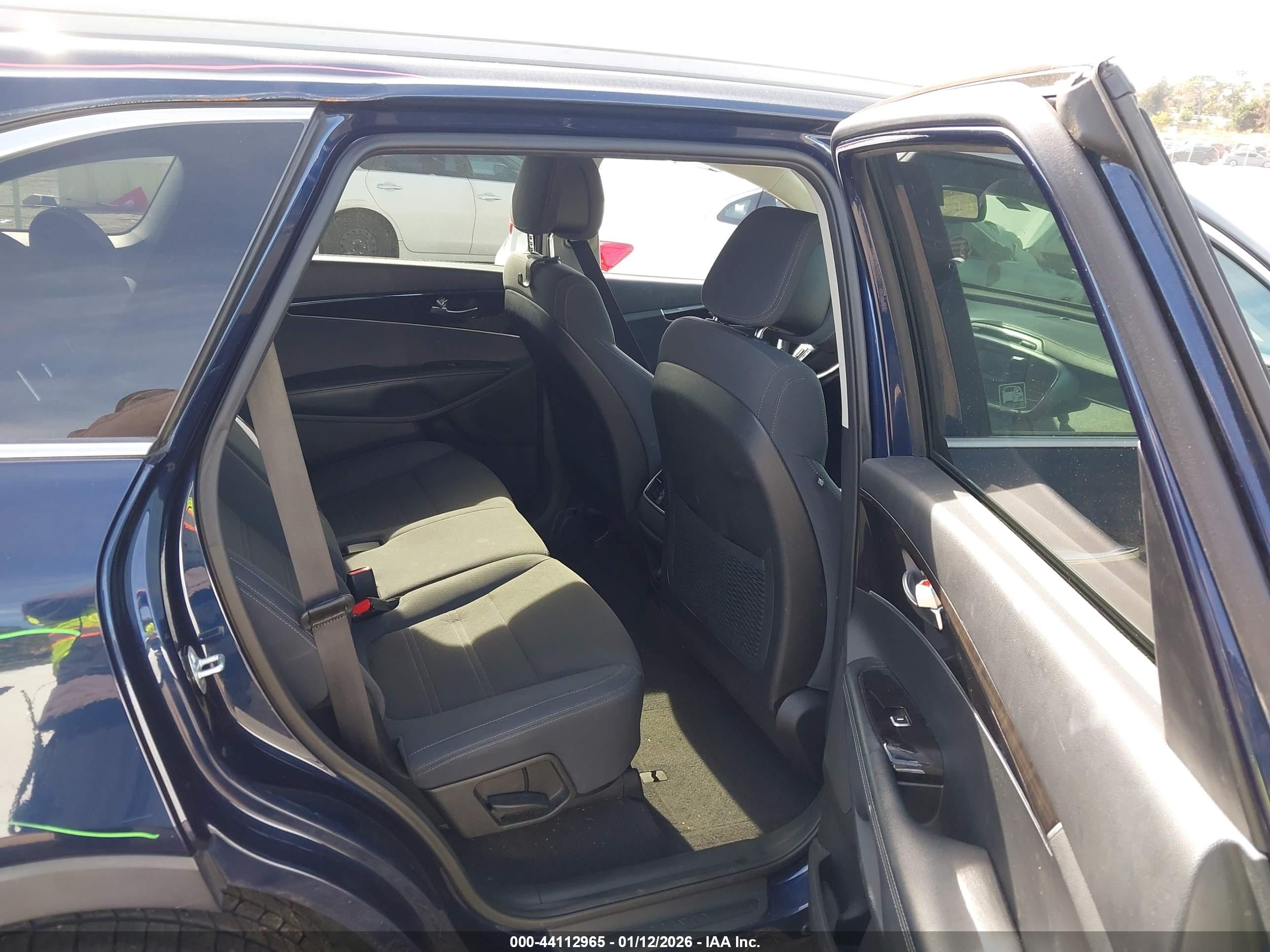 KIA SORENTO image 8