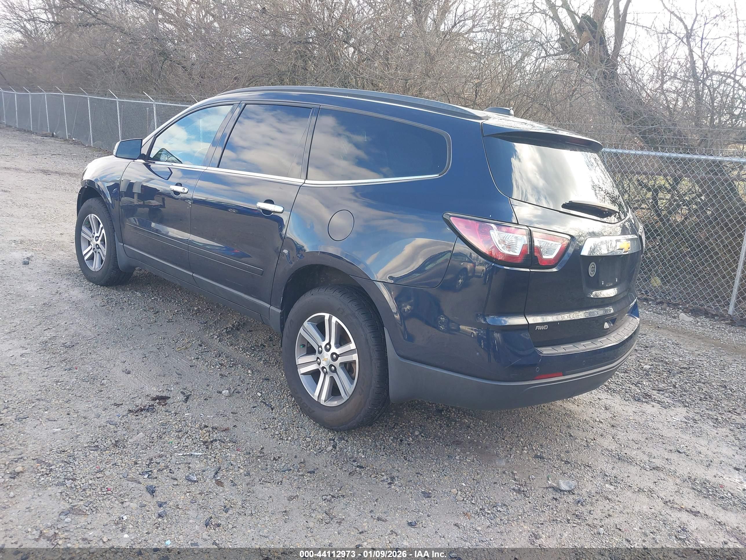 CHEVROLET TRAVERSE image 3