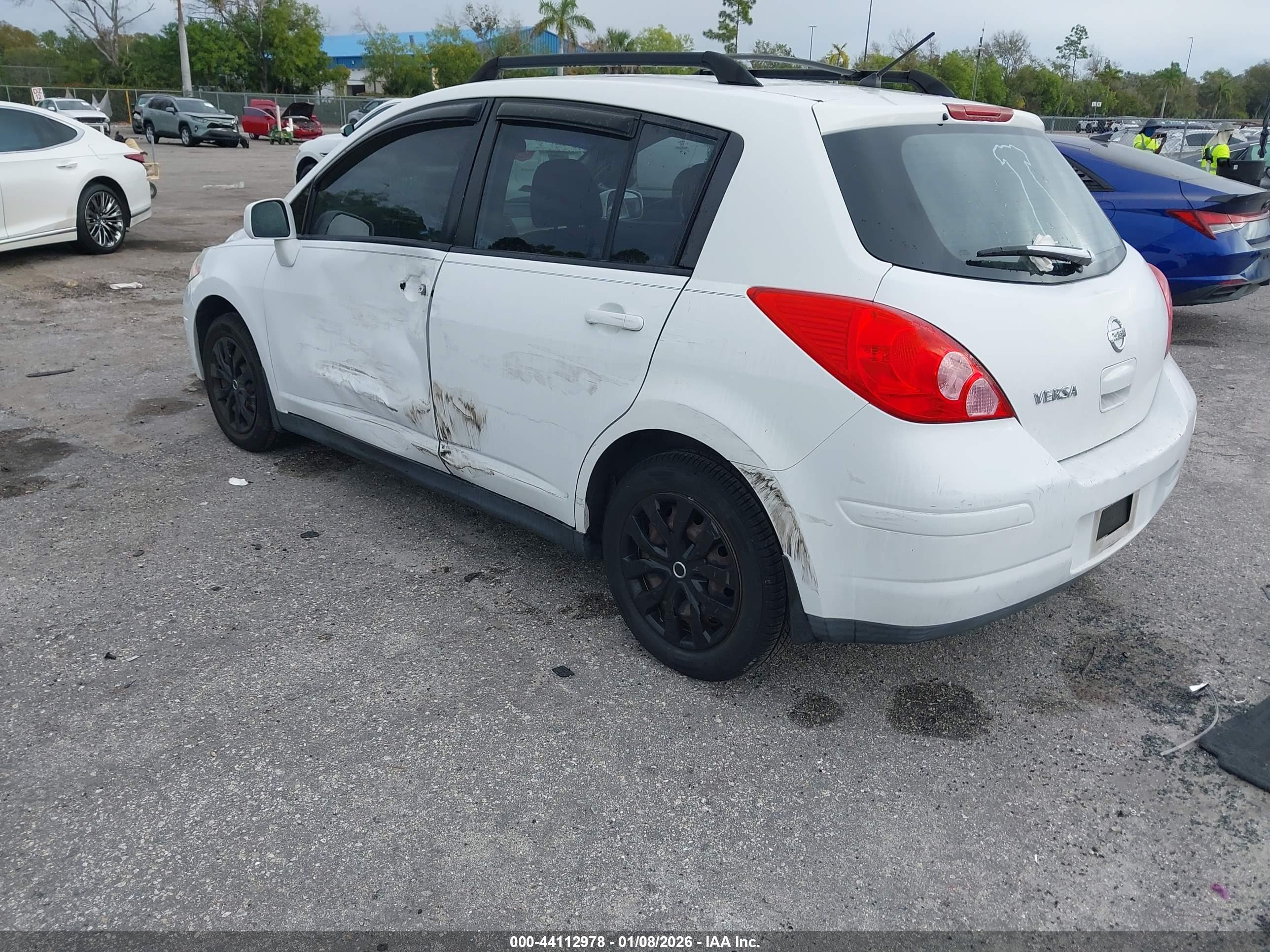 NISSAN VERSA image 3
