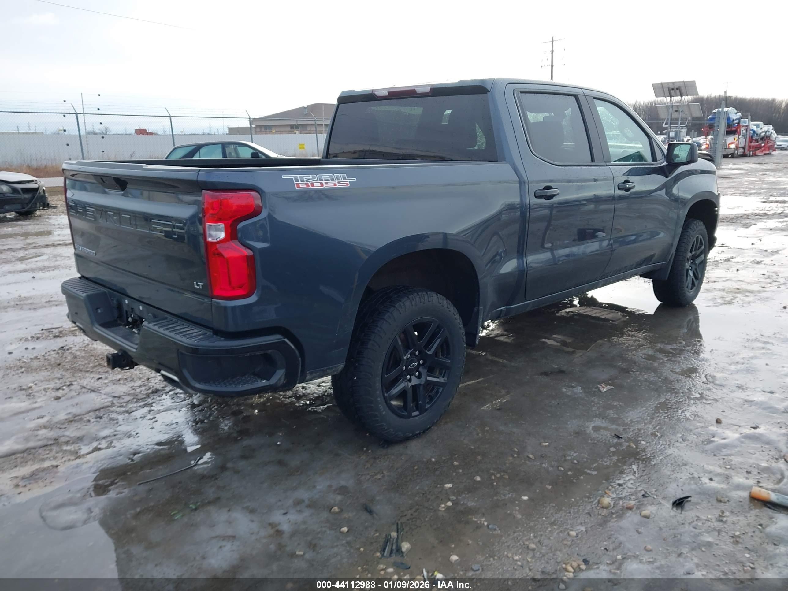 CHEVROLET SILVERADO image 4