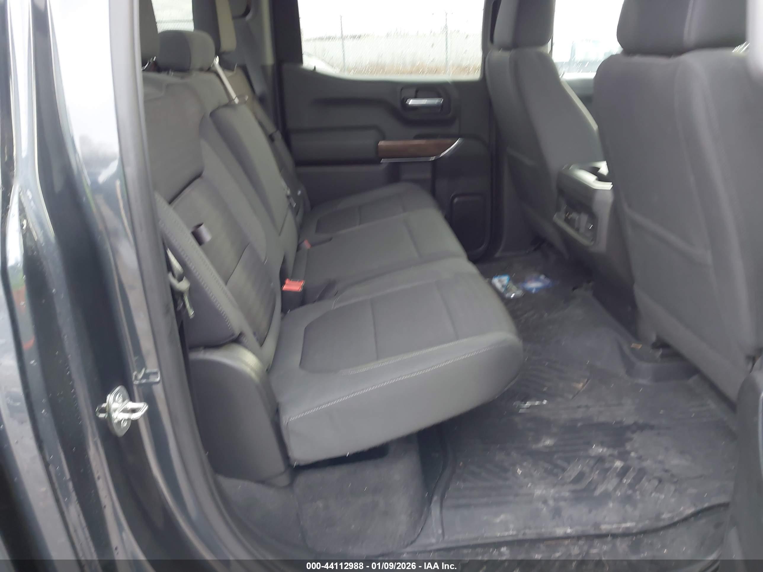 CHEVROLET SILVERADO image 8