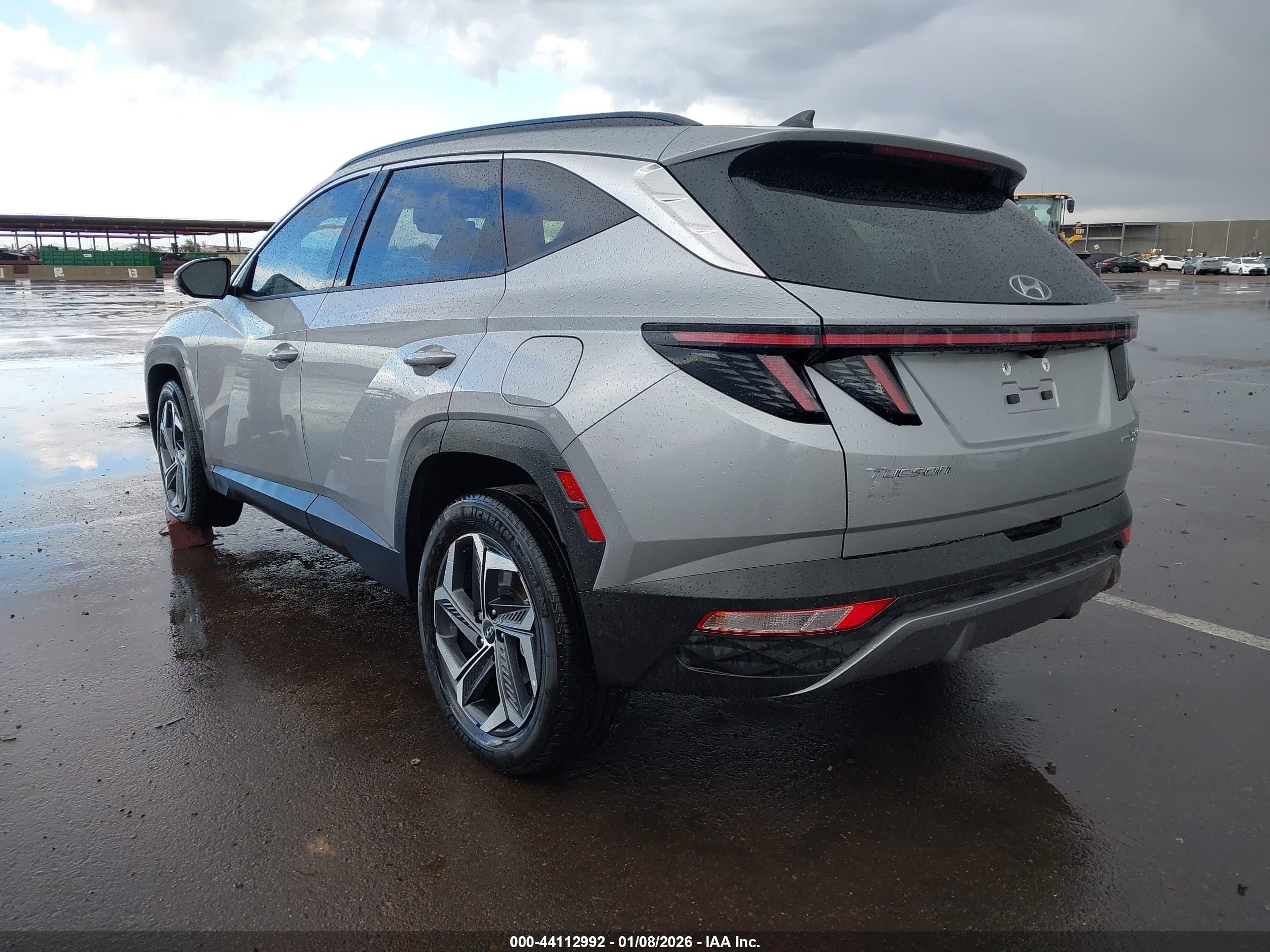 HYUNDAI TUCSON image 3