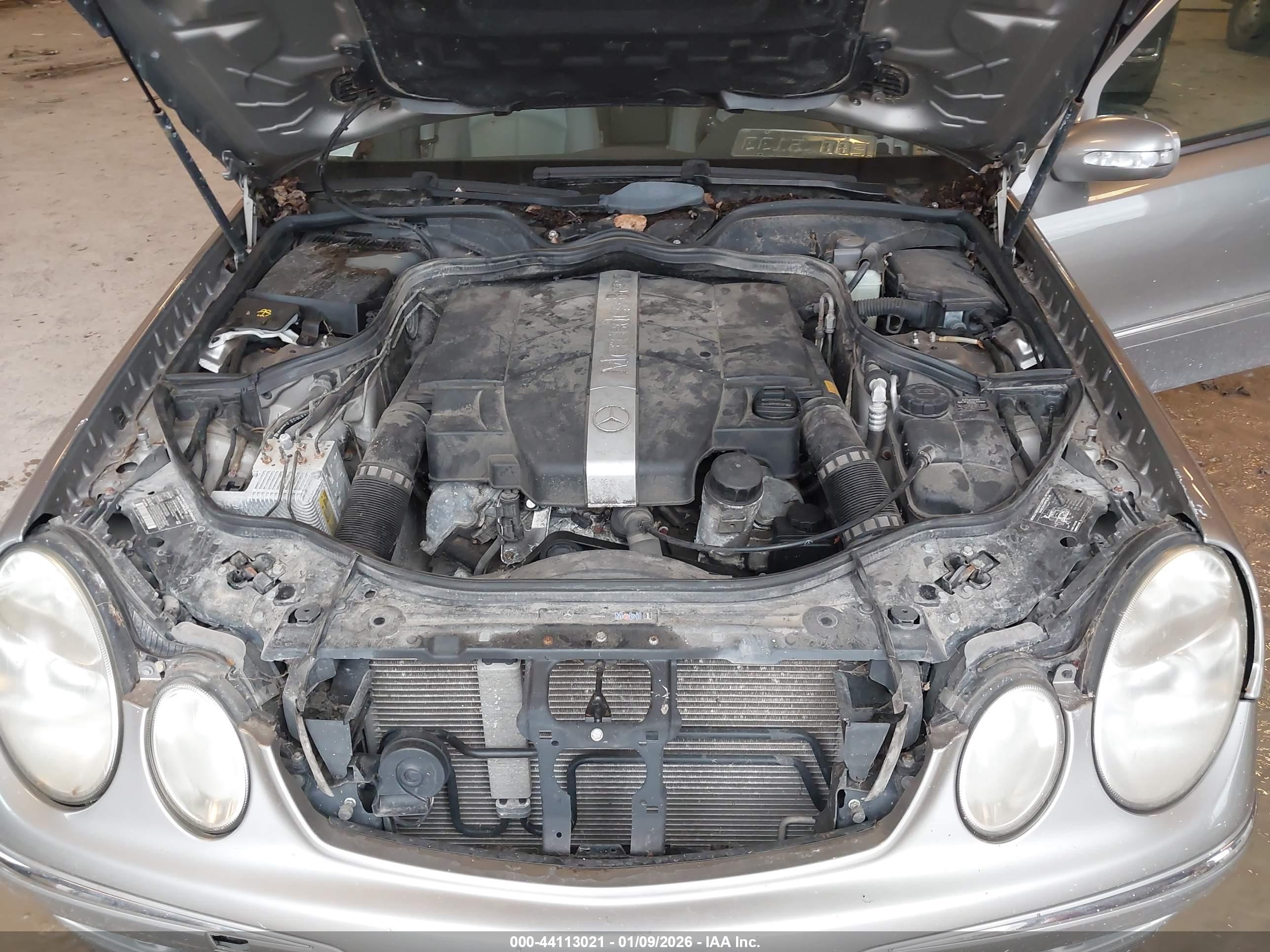 MERCEDES-BENZ E image 10