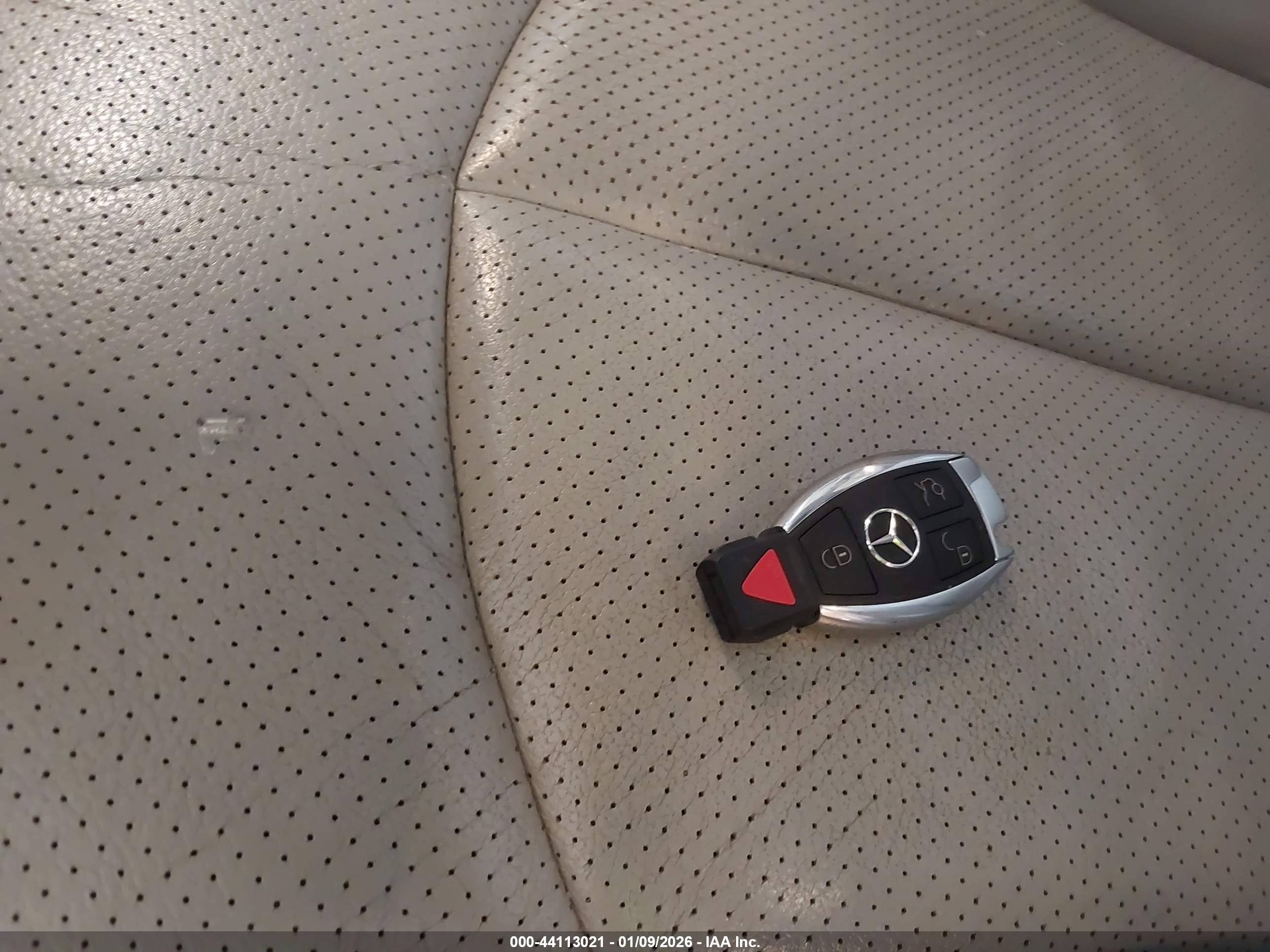 MERCEDES-BENZ E image 11