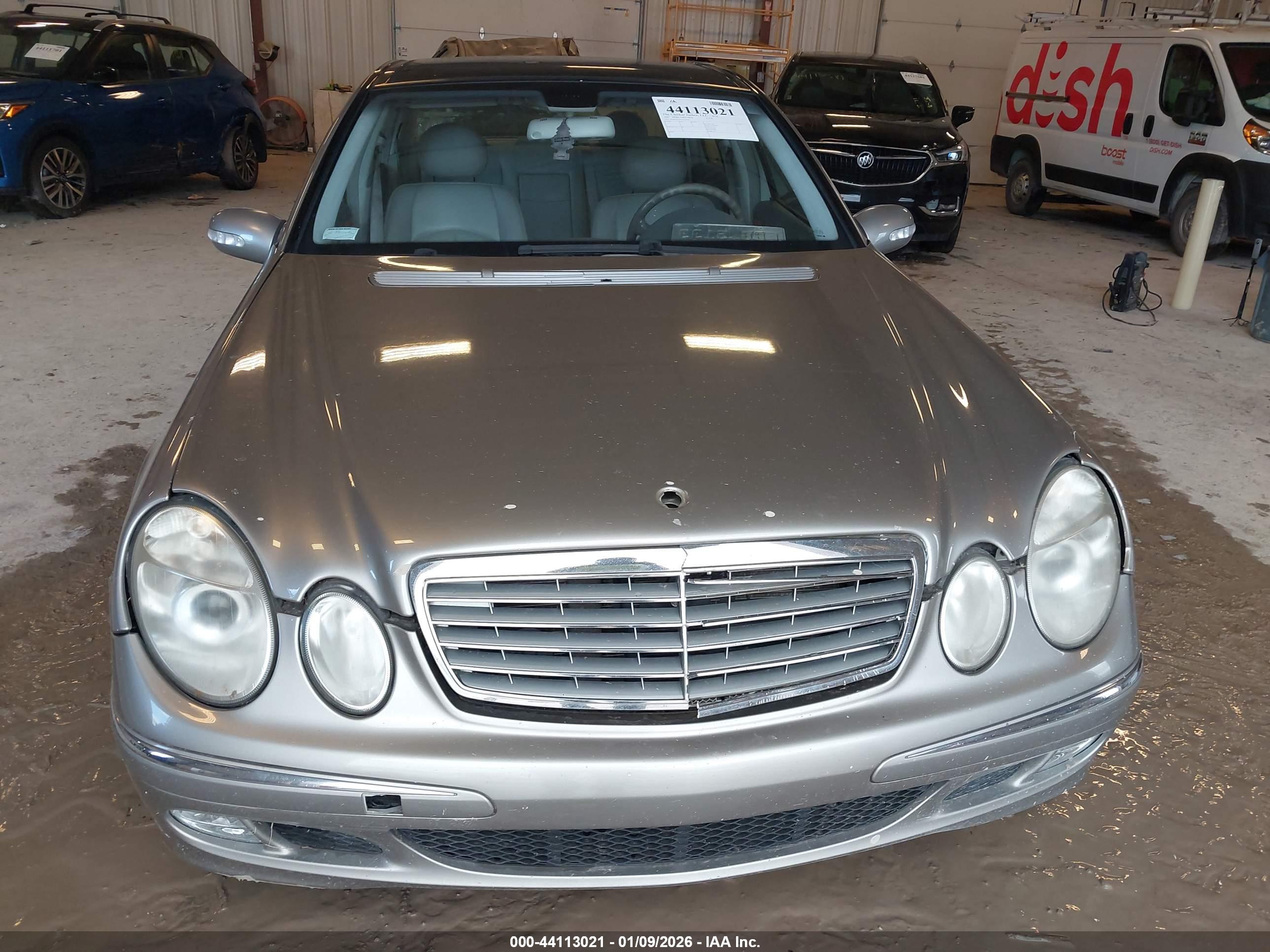 MERCEDES-BENZ E image 6