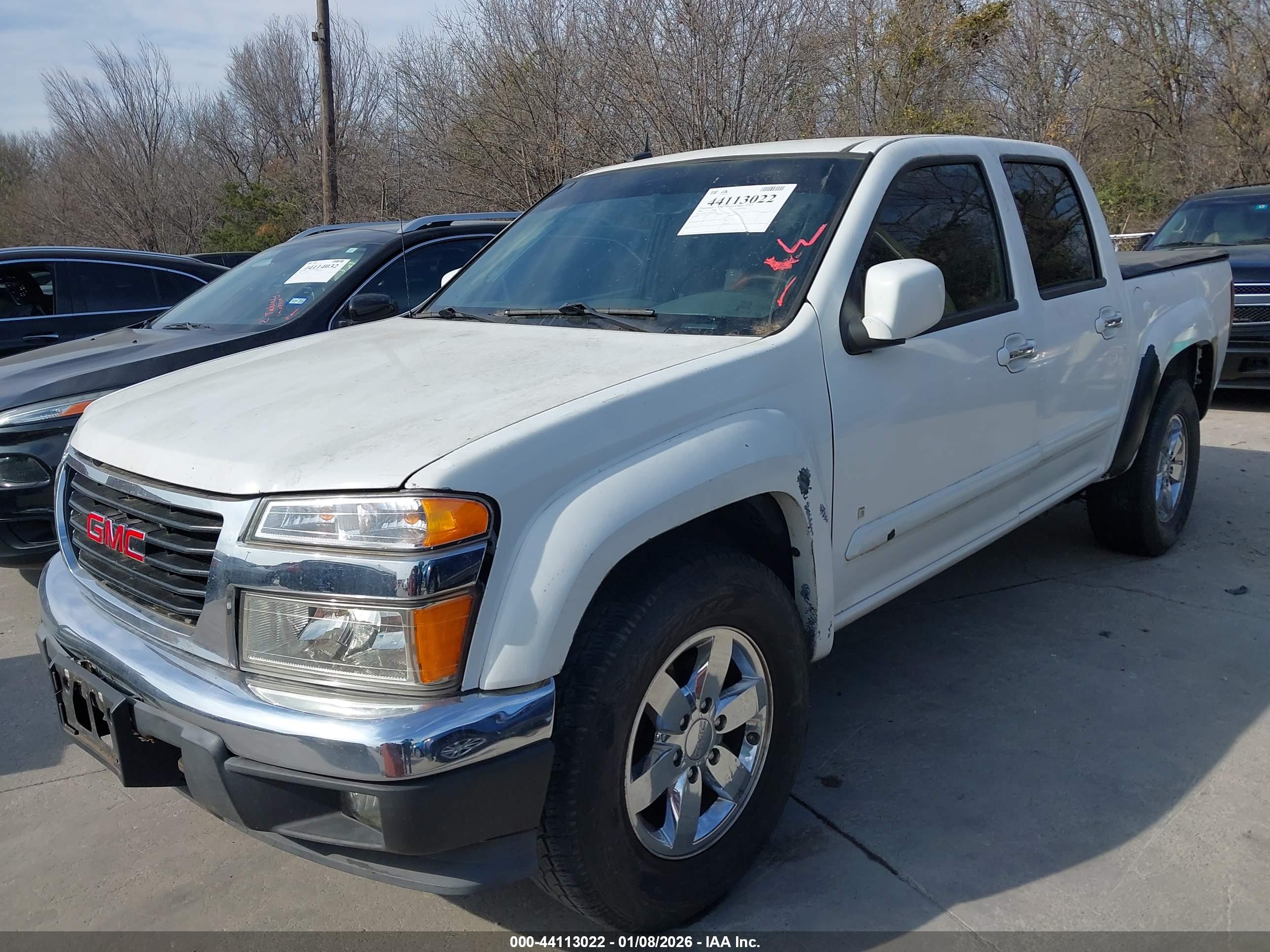 GMC CANYON image 2