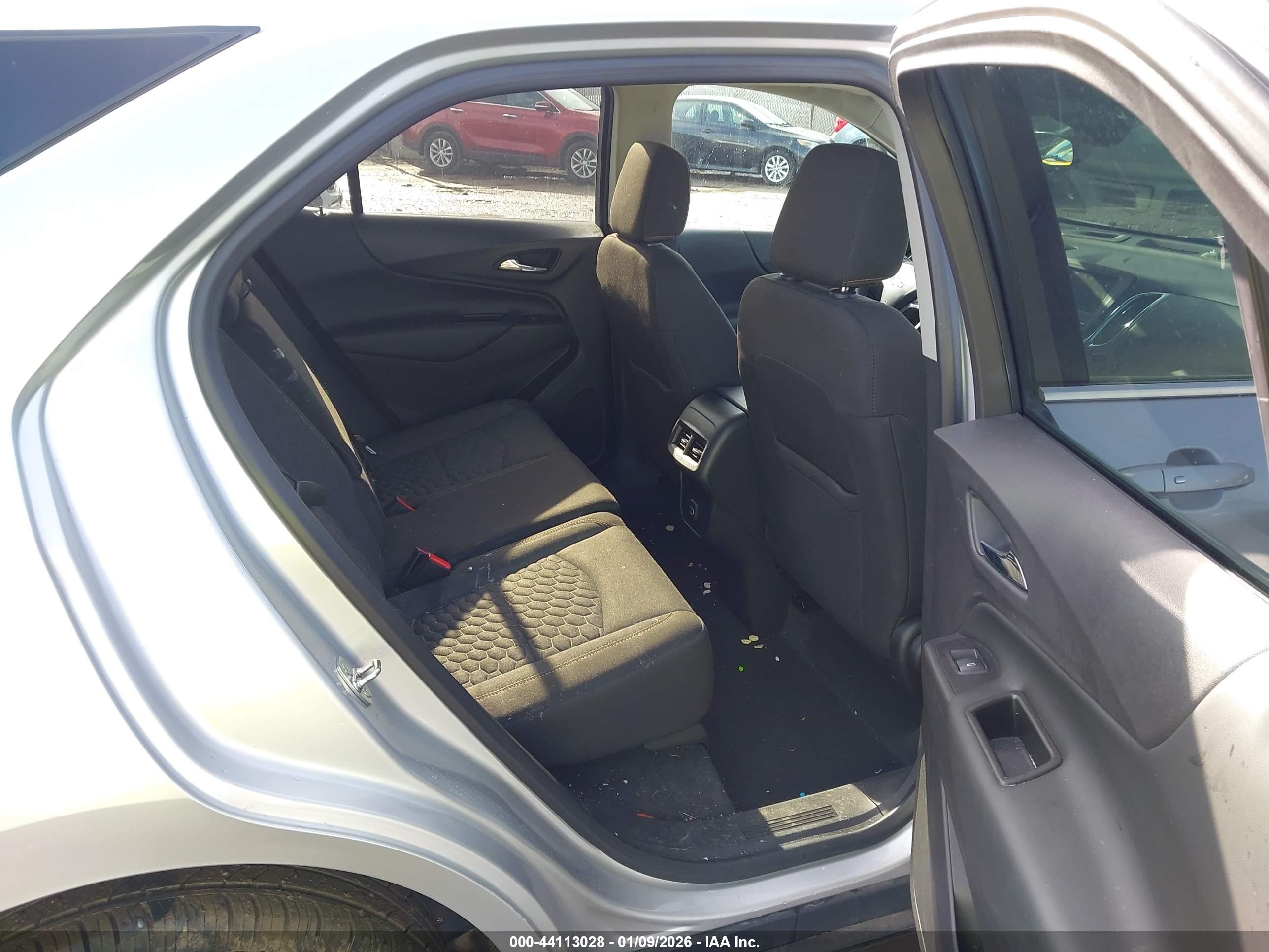 CHEVROLET EQUINOX image 8