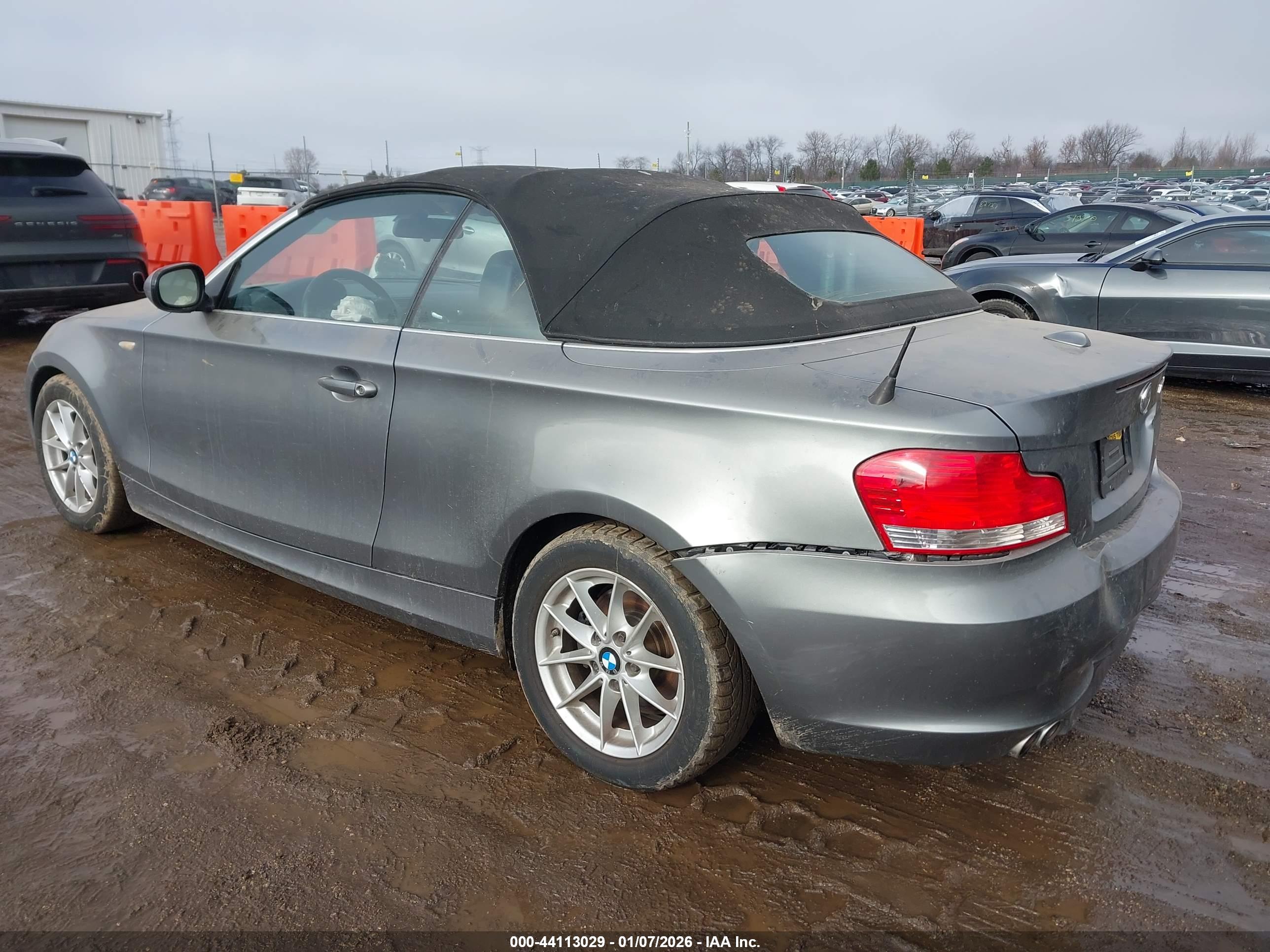 BMW 128I image 3