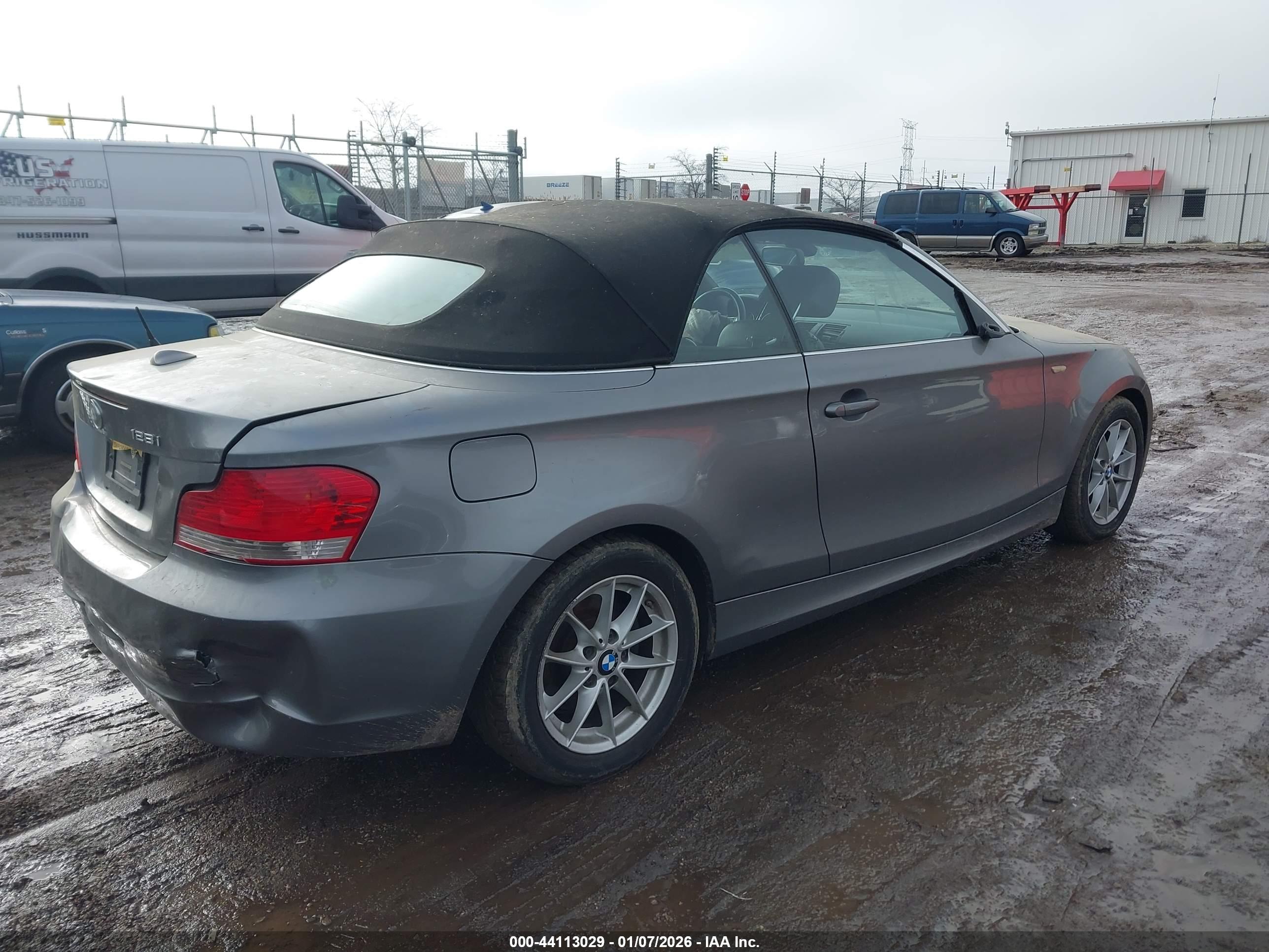 BMW 128I image 4