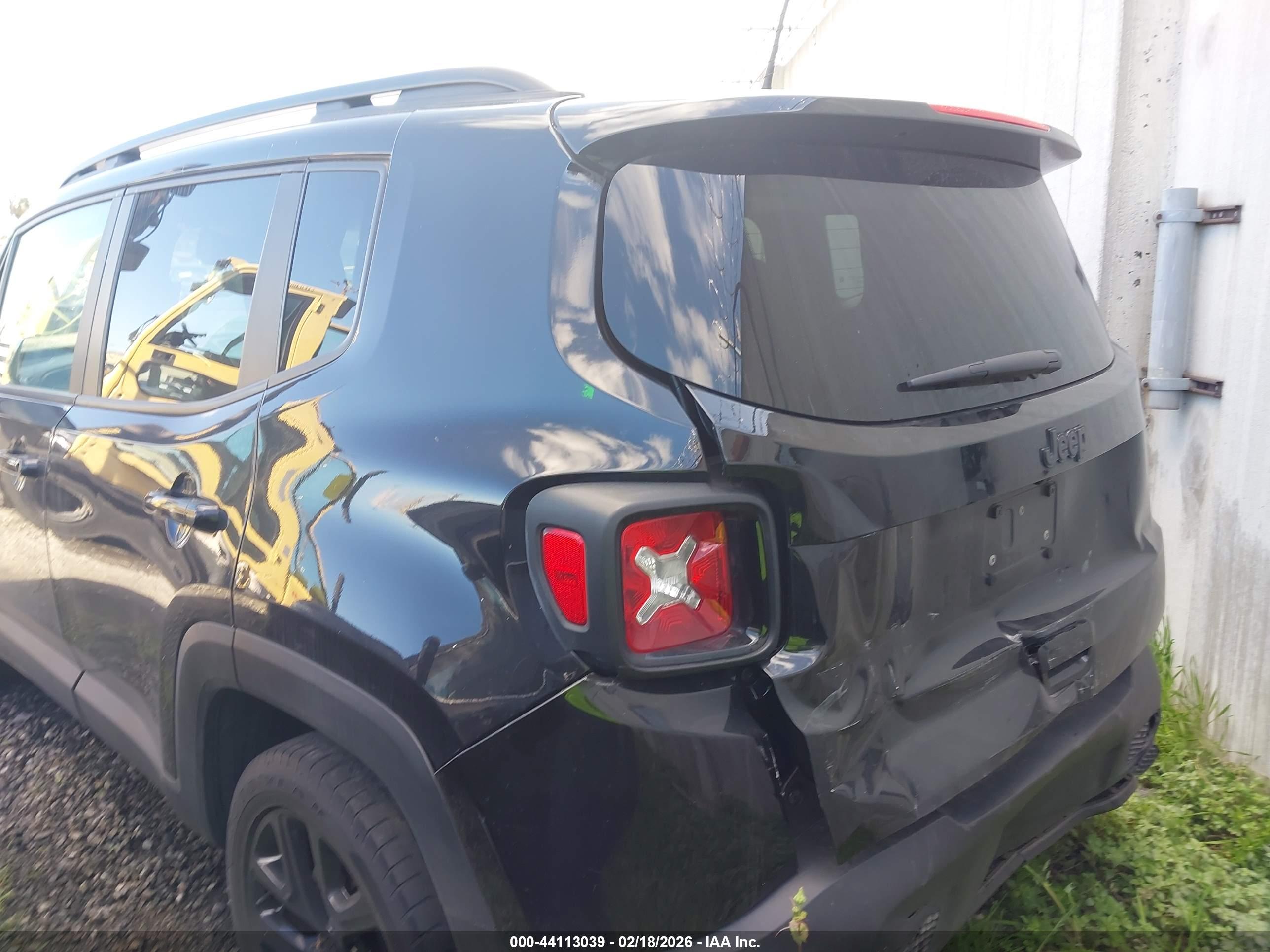 JEEP RENEGADE image 3