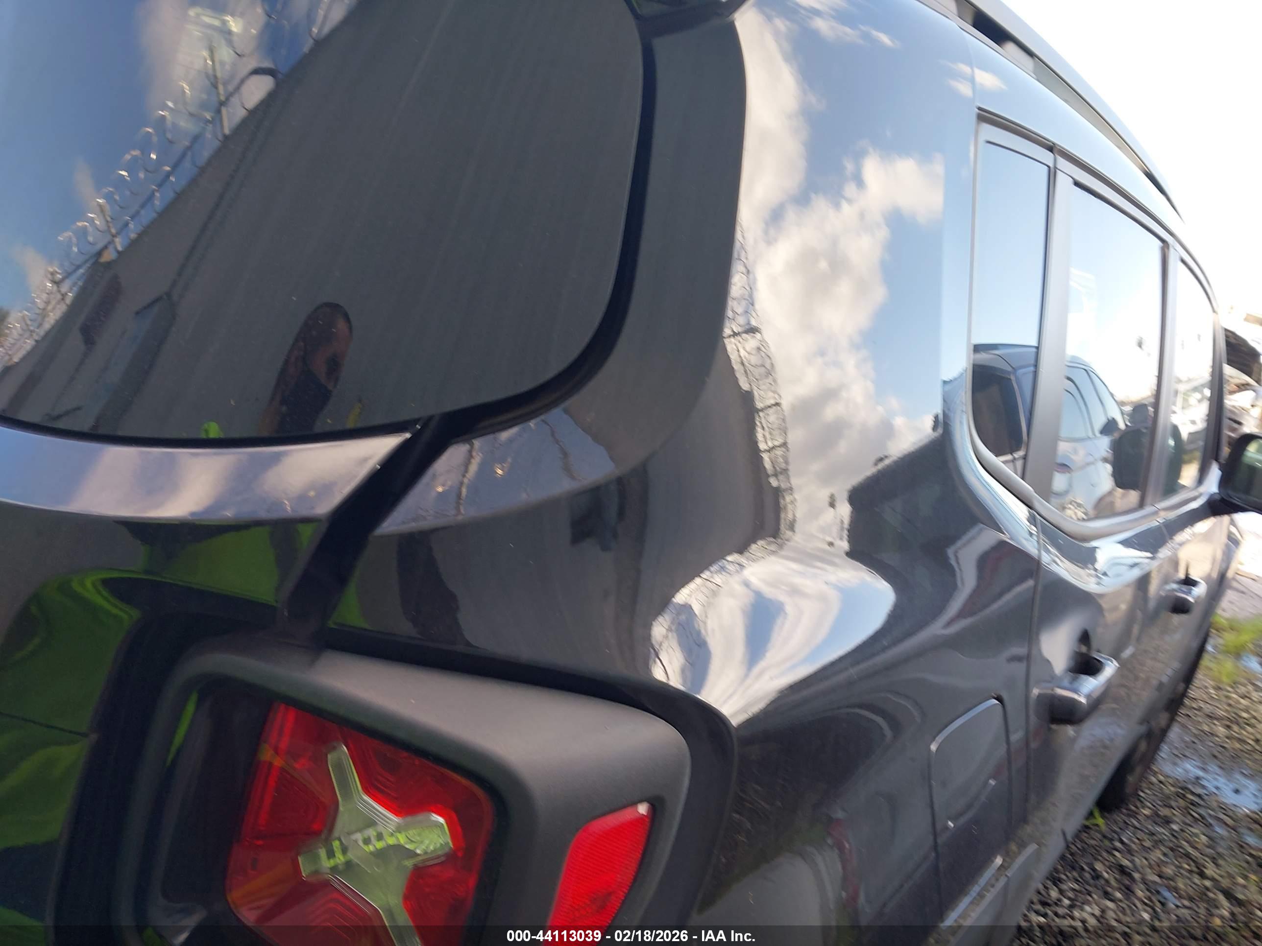 JEEP RENEGADE image 4