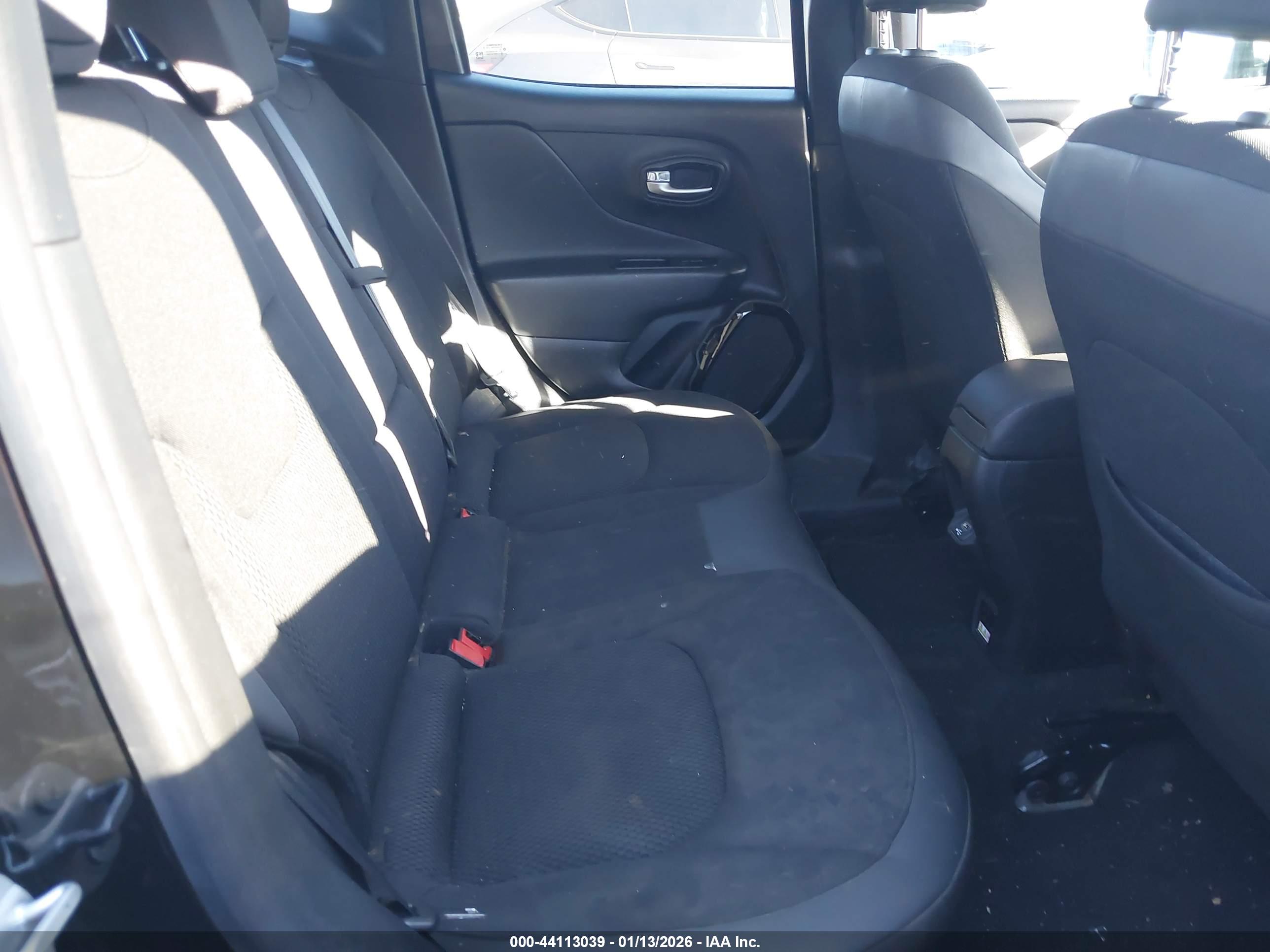 JEEP RENEGADE image 8