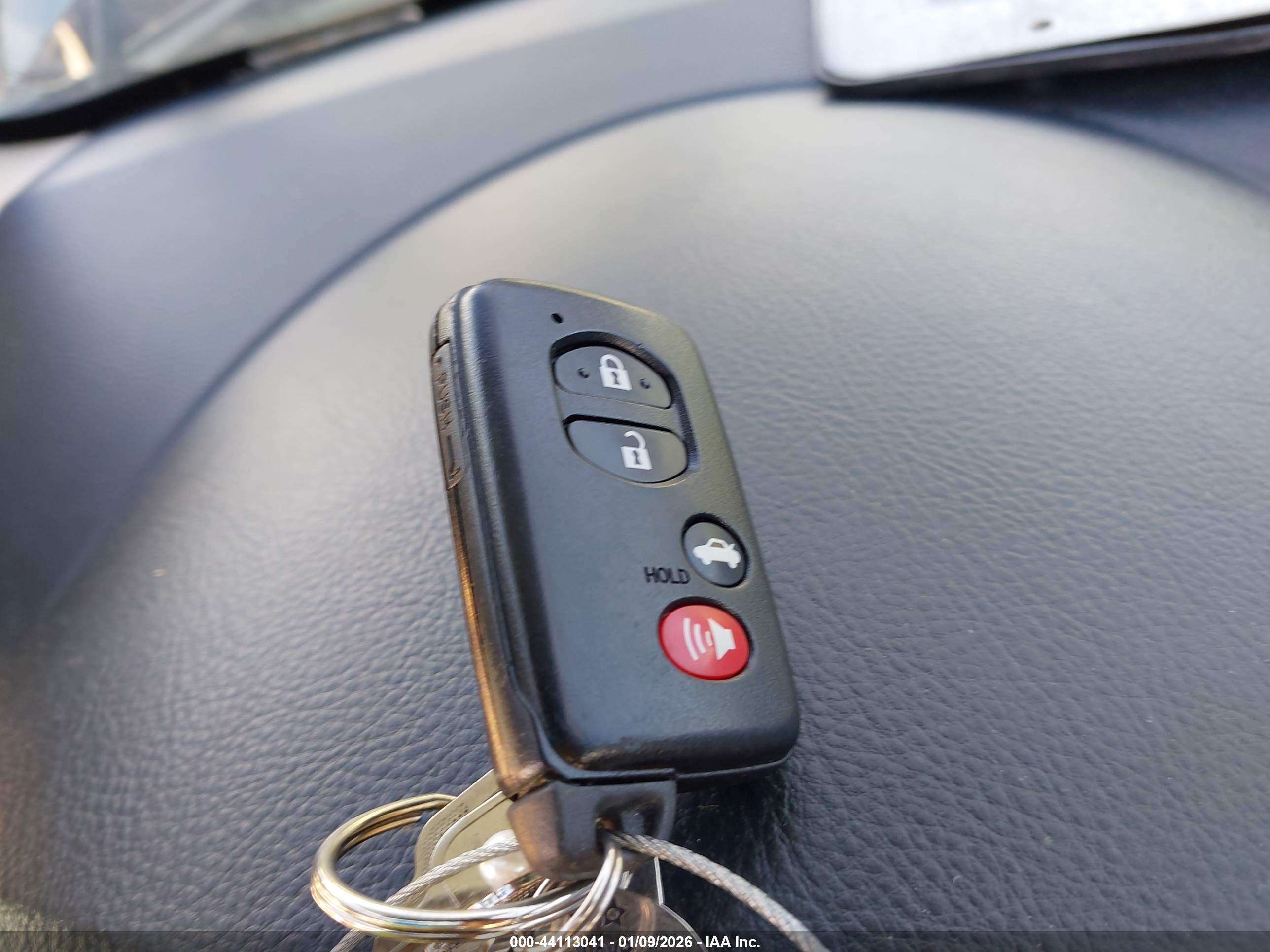 TOYOTA AVALON image 11
