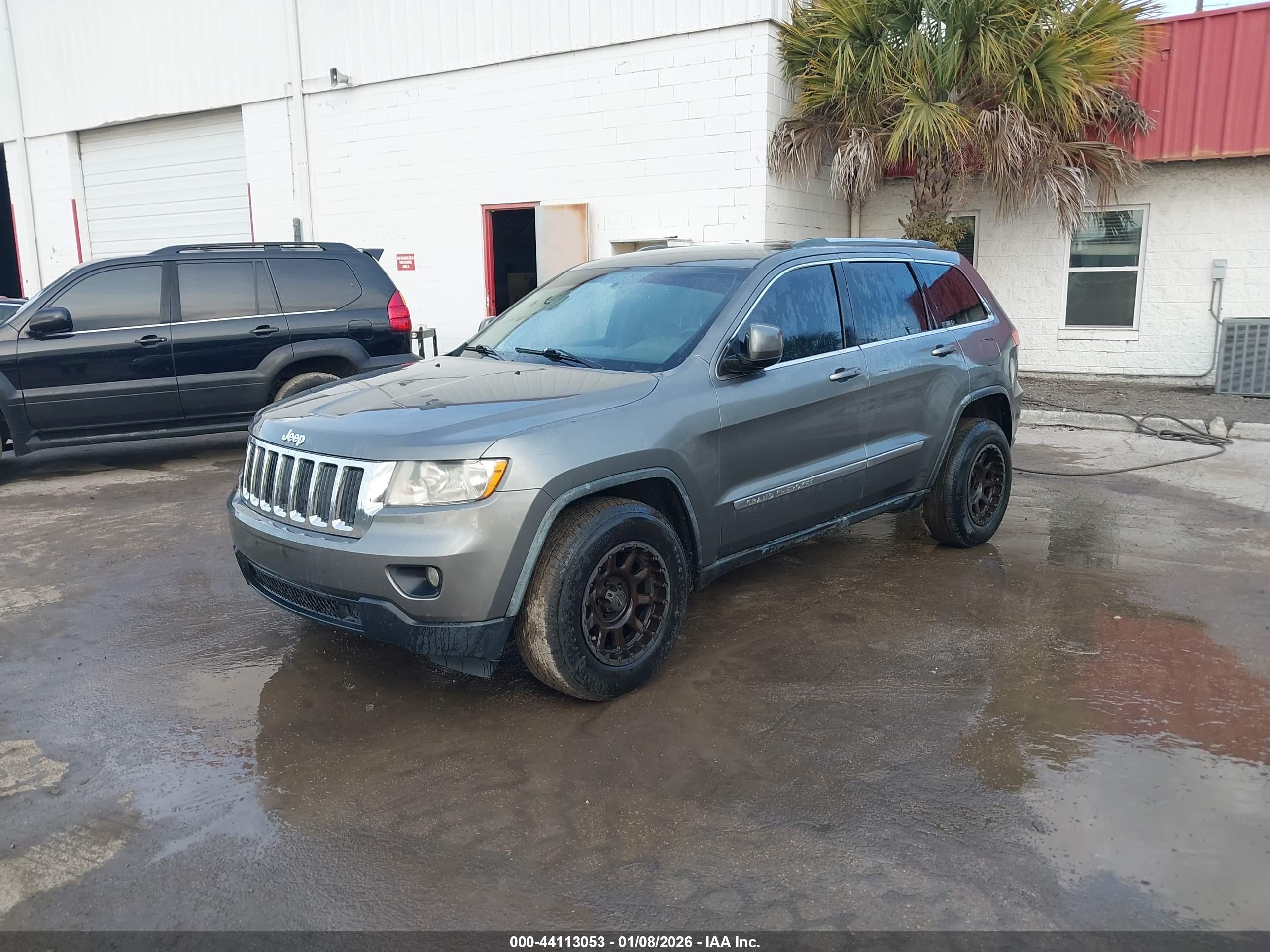 JEEP GRAND image 2
