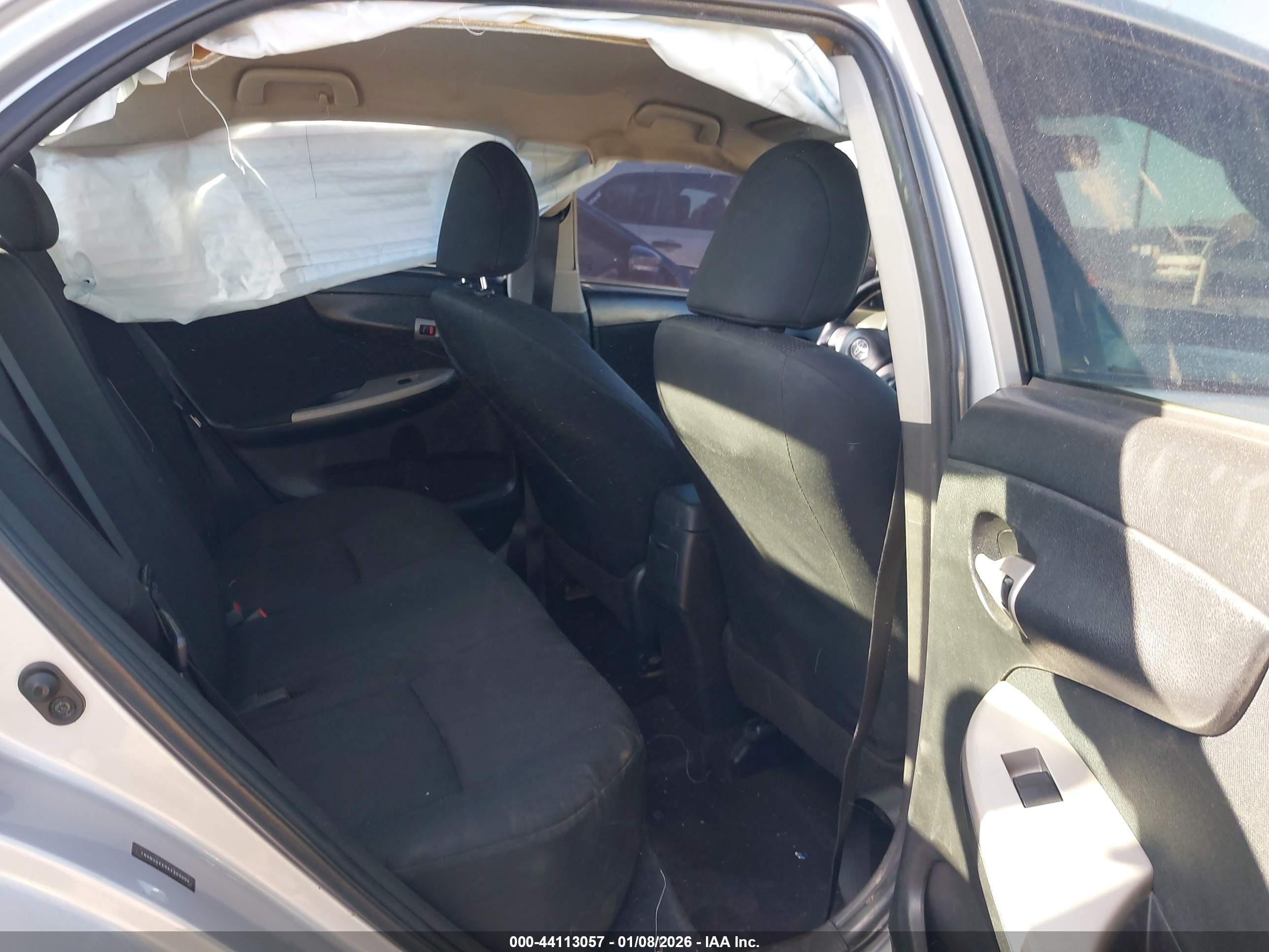 TOYOTA COROLLA image 8