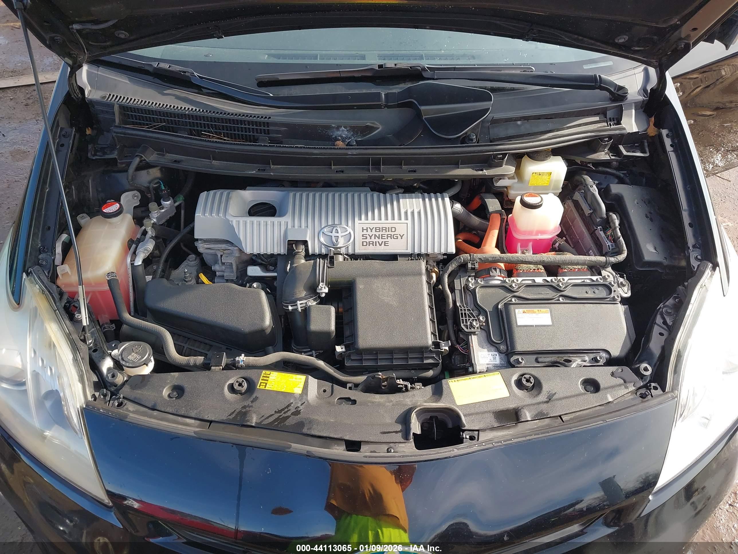 TOYOTA PRIUS image 10