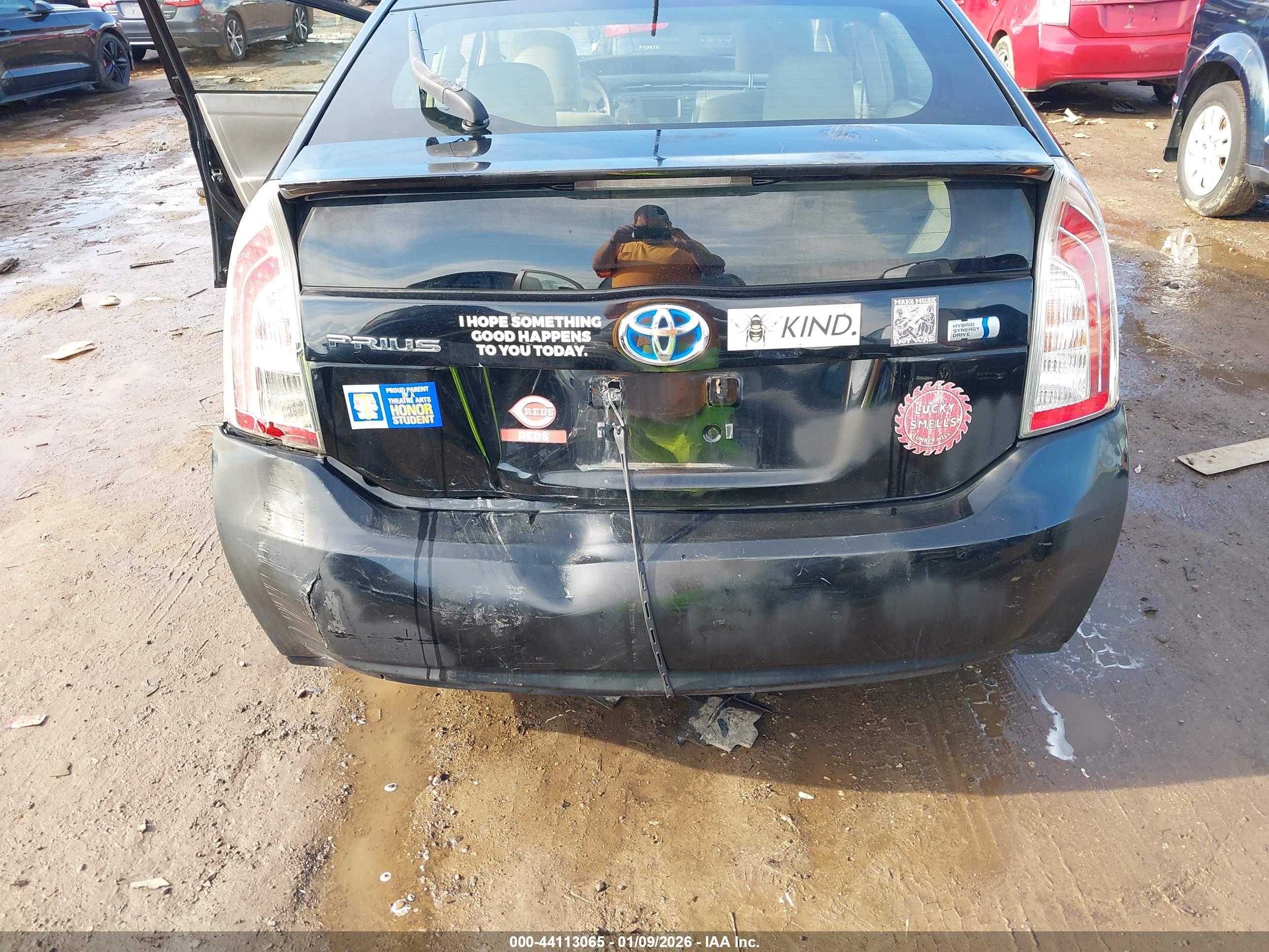 TOYOTA PRIUS image 6
