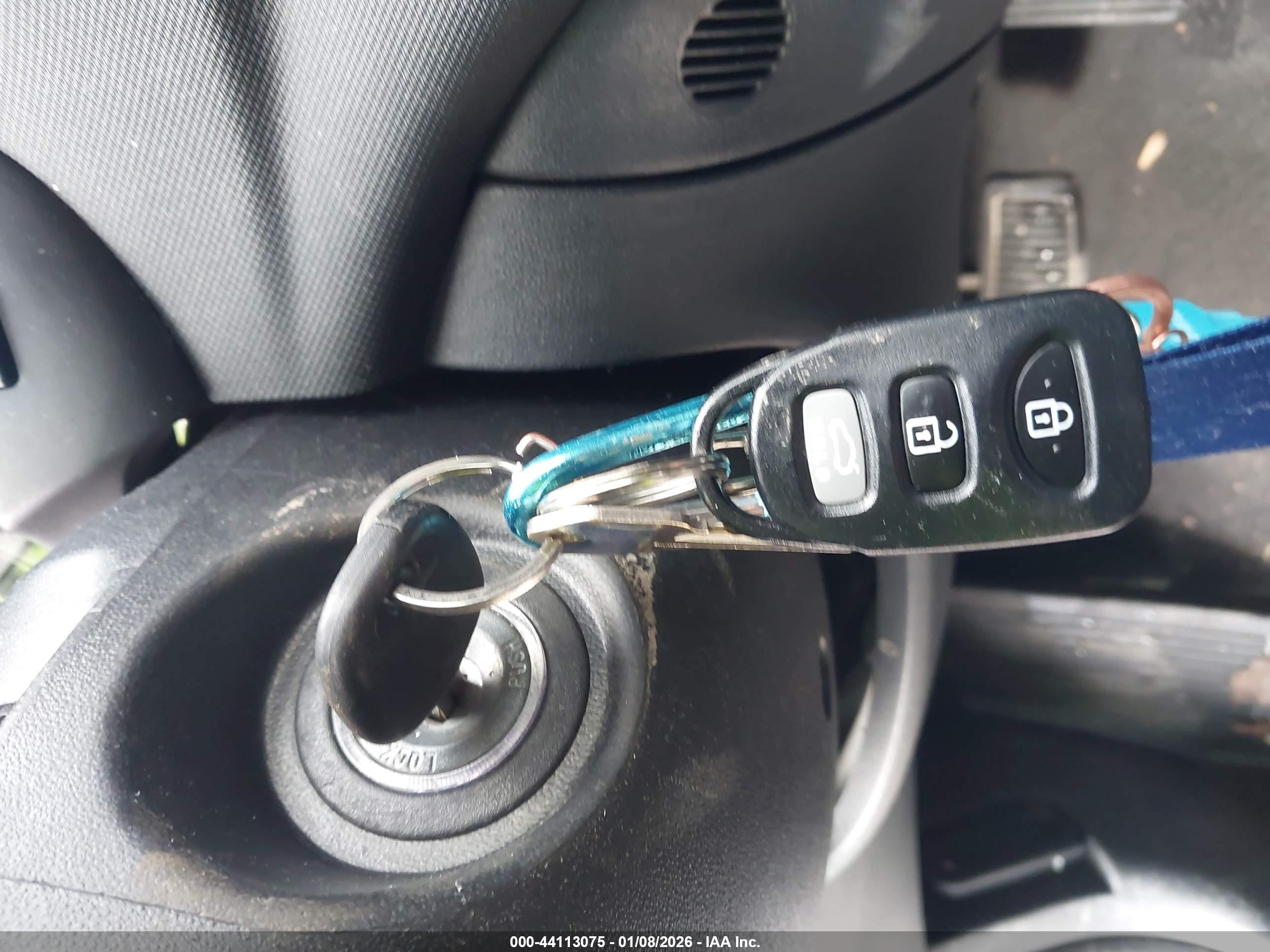HYUNDAI ELANTRA image 11