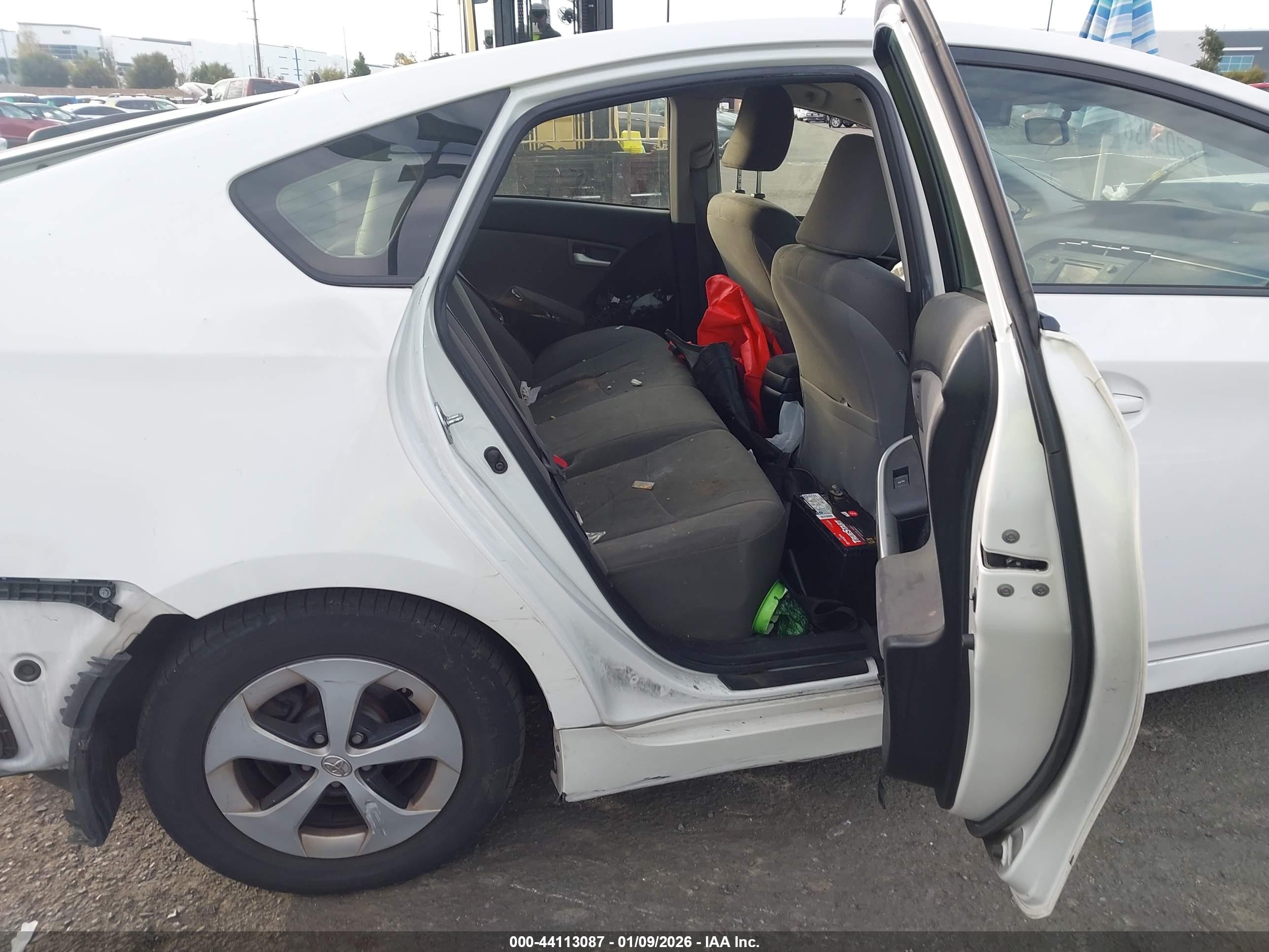 TOYOTA PRIUS image 8