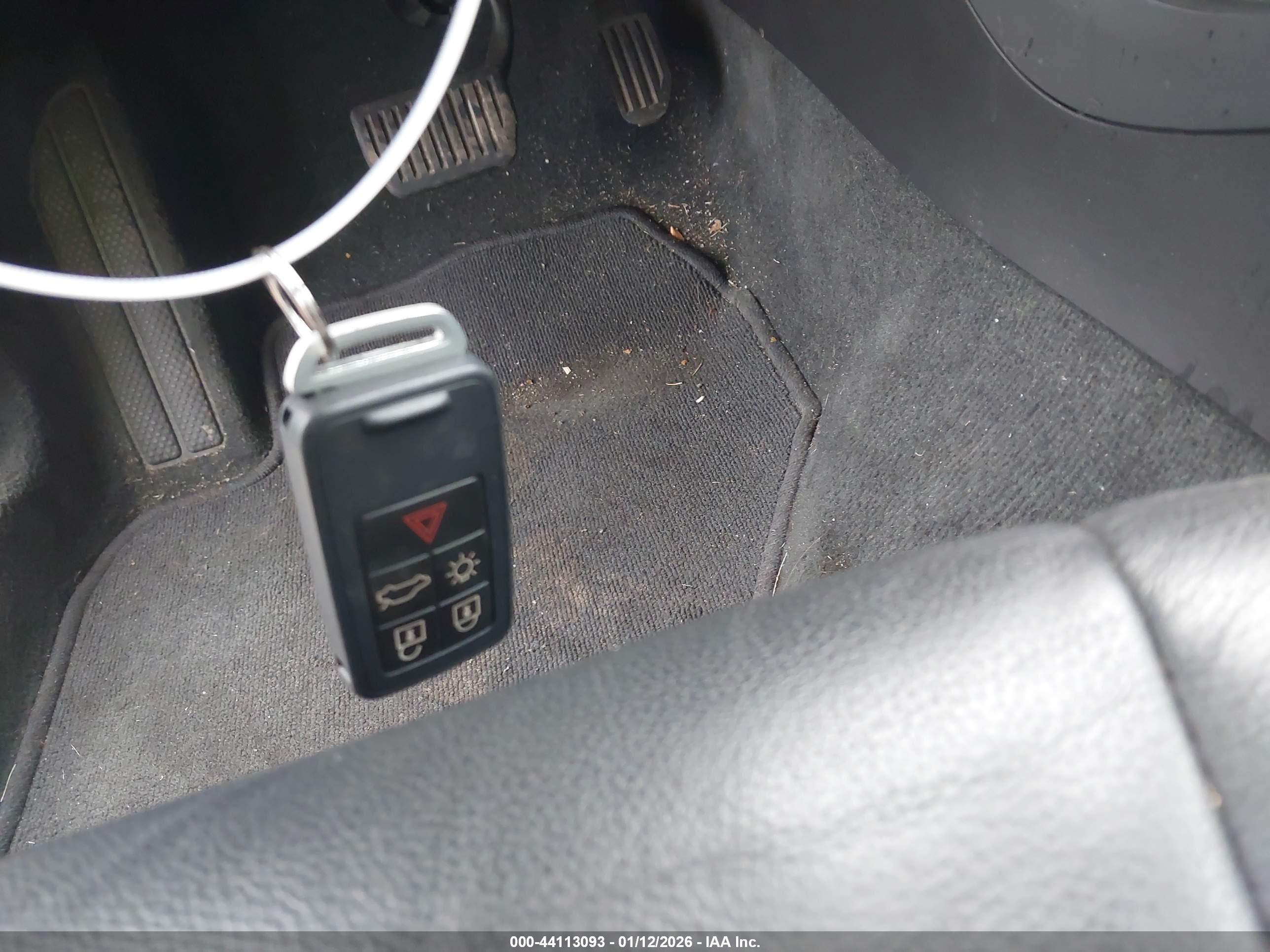 VOLVO S60 image 11