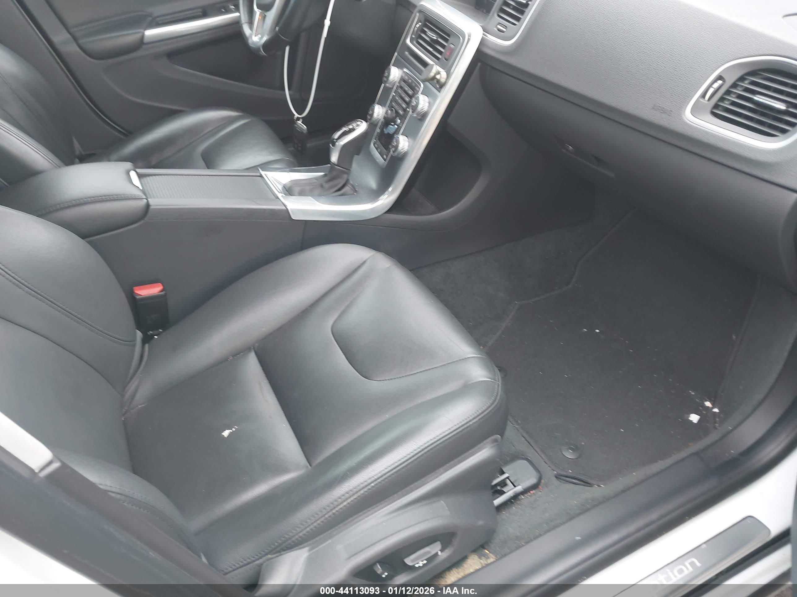 VOLVO S60 image 5
