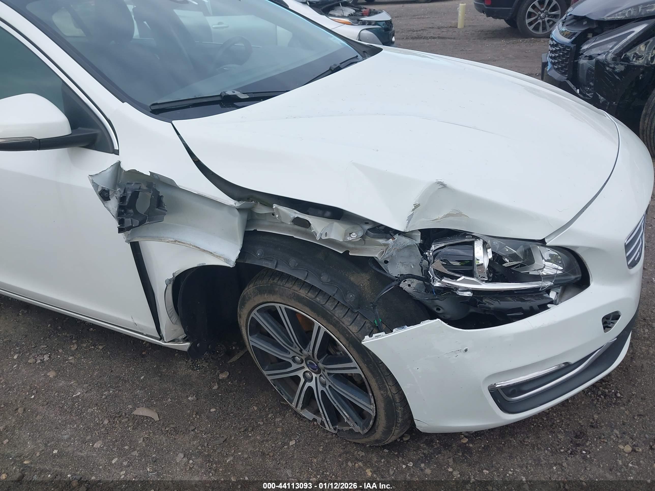VOLVO S60 image 6
