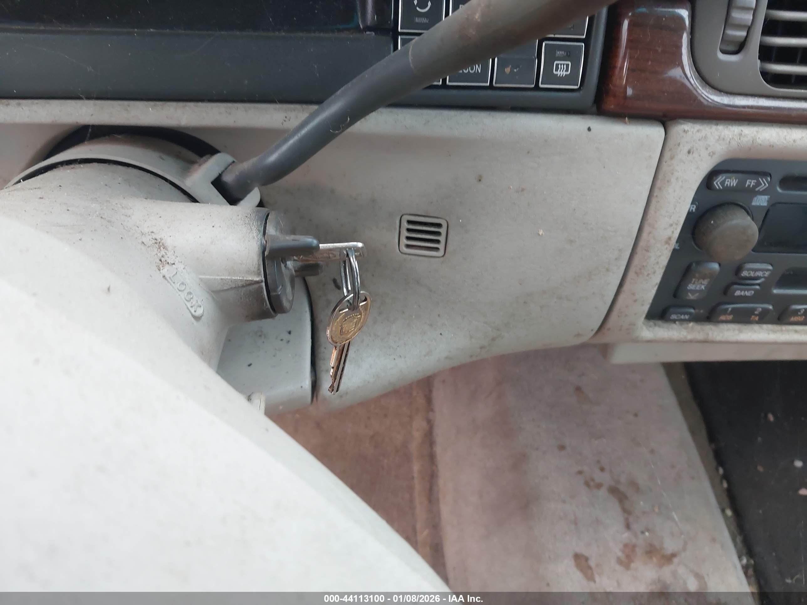 CADILLAC DEVILLE image 11